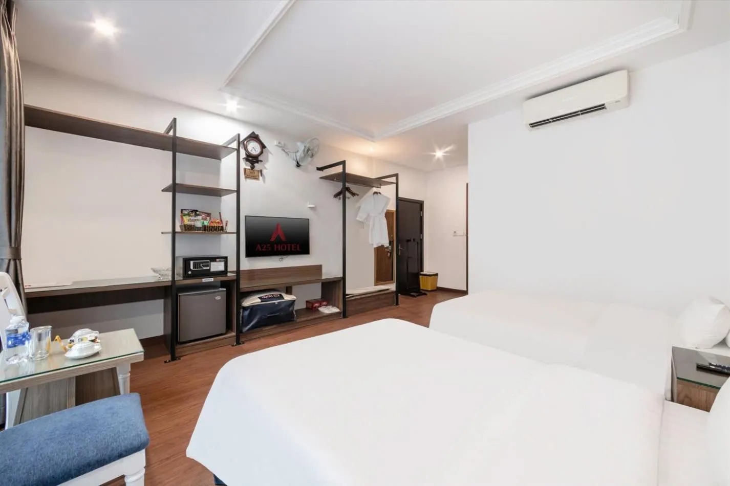 Bed in A25 Hotel - 193 Trung Kinh