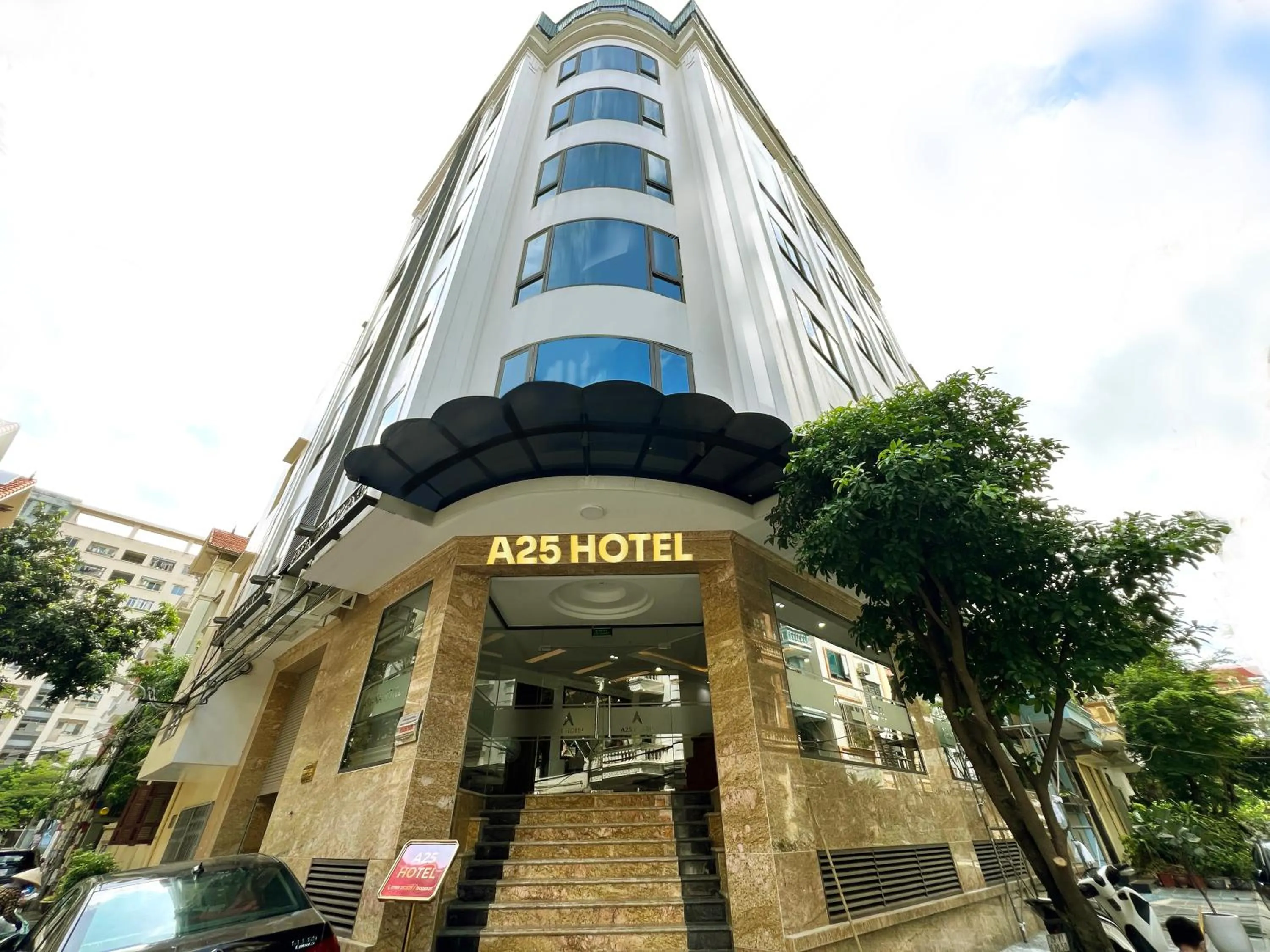 Property building in A25 Hotel - 193 Trung Kinh