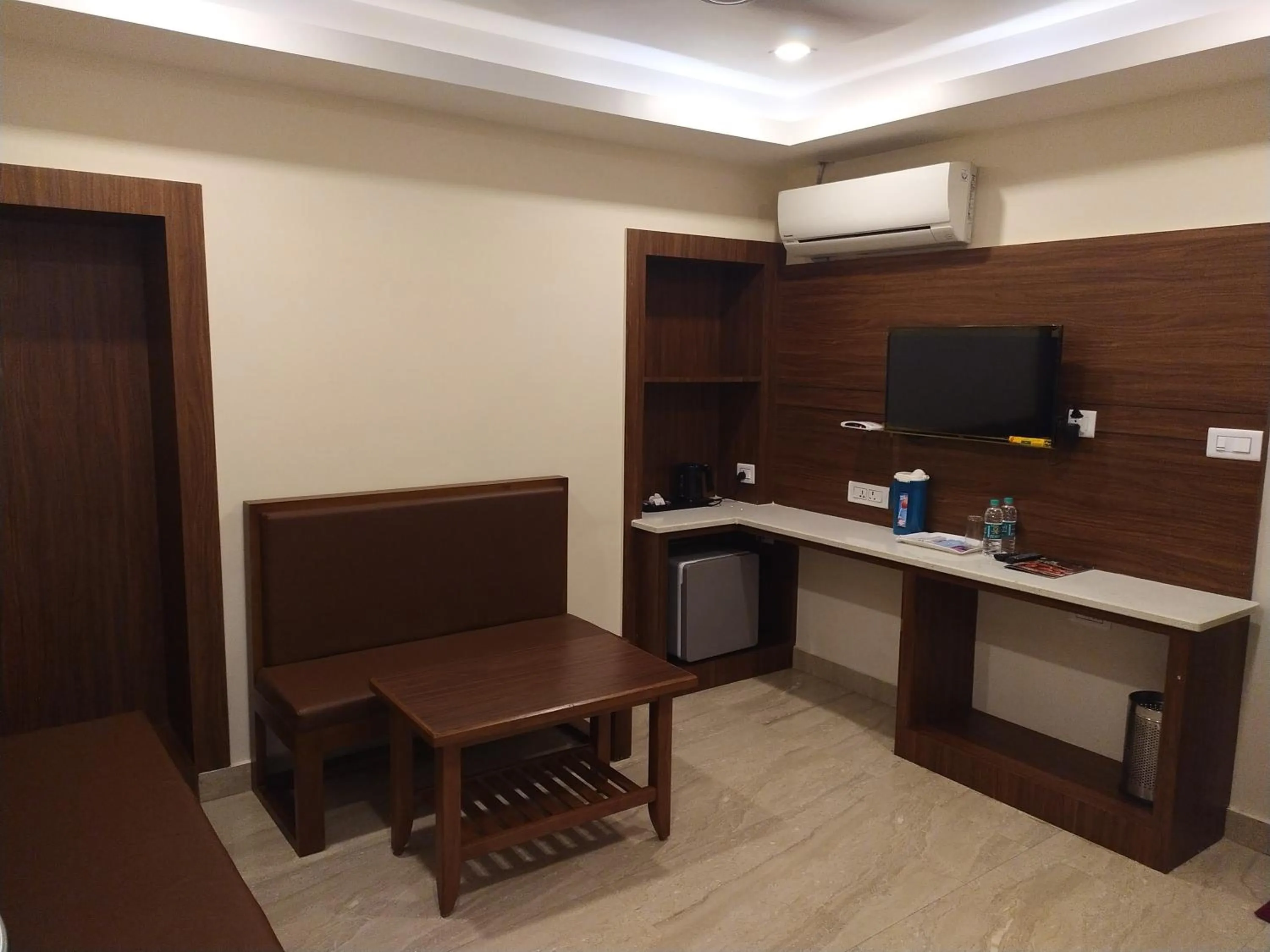 TV and multimedia in Hotel White Boutique