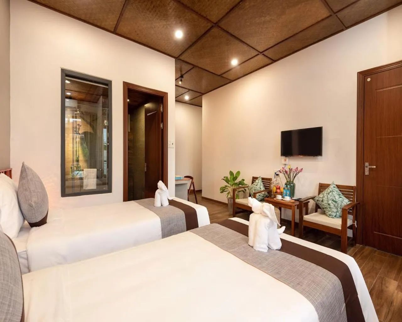 Bed in Tropical Home Villa