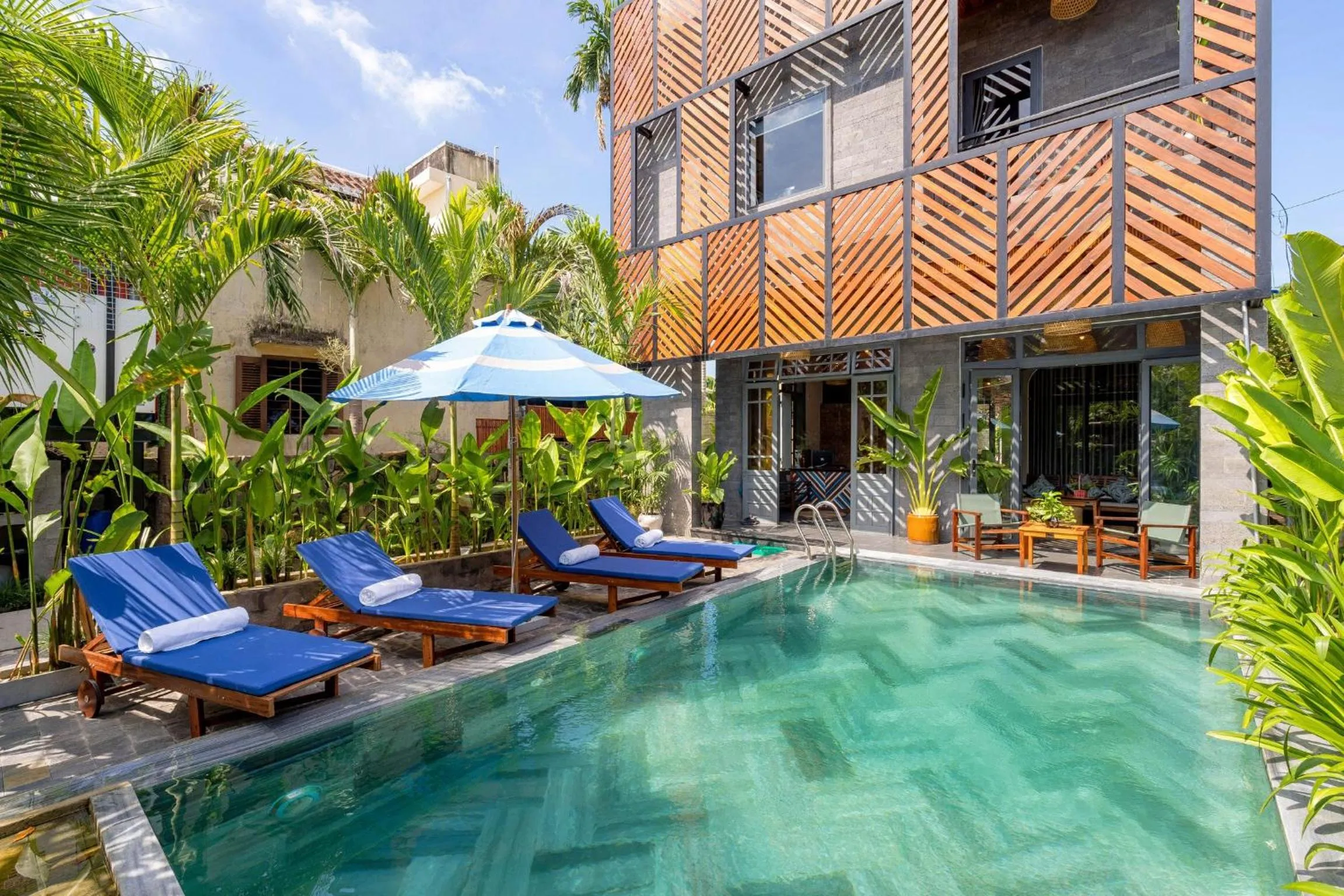 Swimming pool in Tropical Home Villa