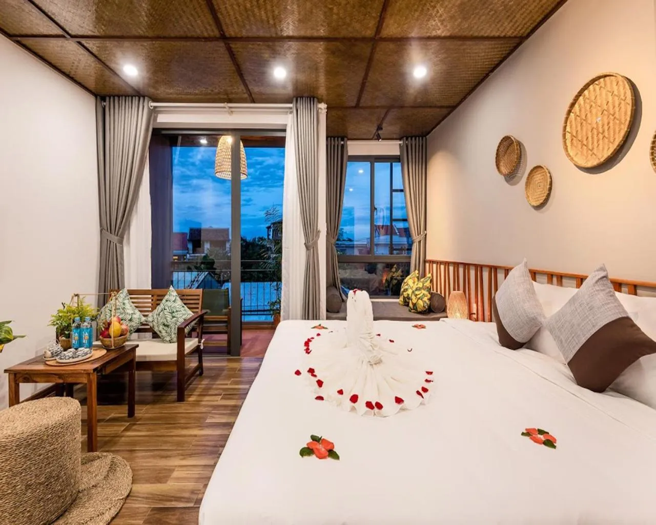 Bed in Tropical Home Villa