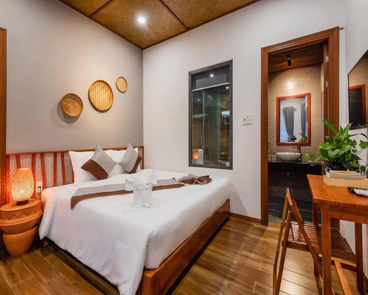 Bed in Tropical Home Villa