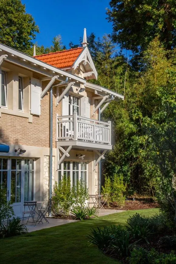 Property building in La Villa du Moulleau