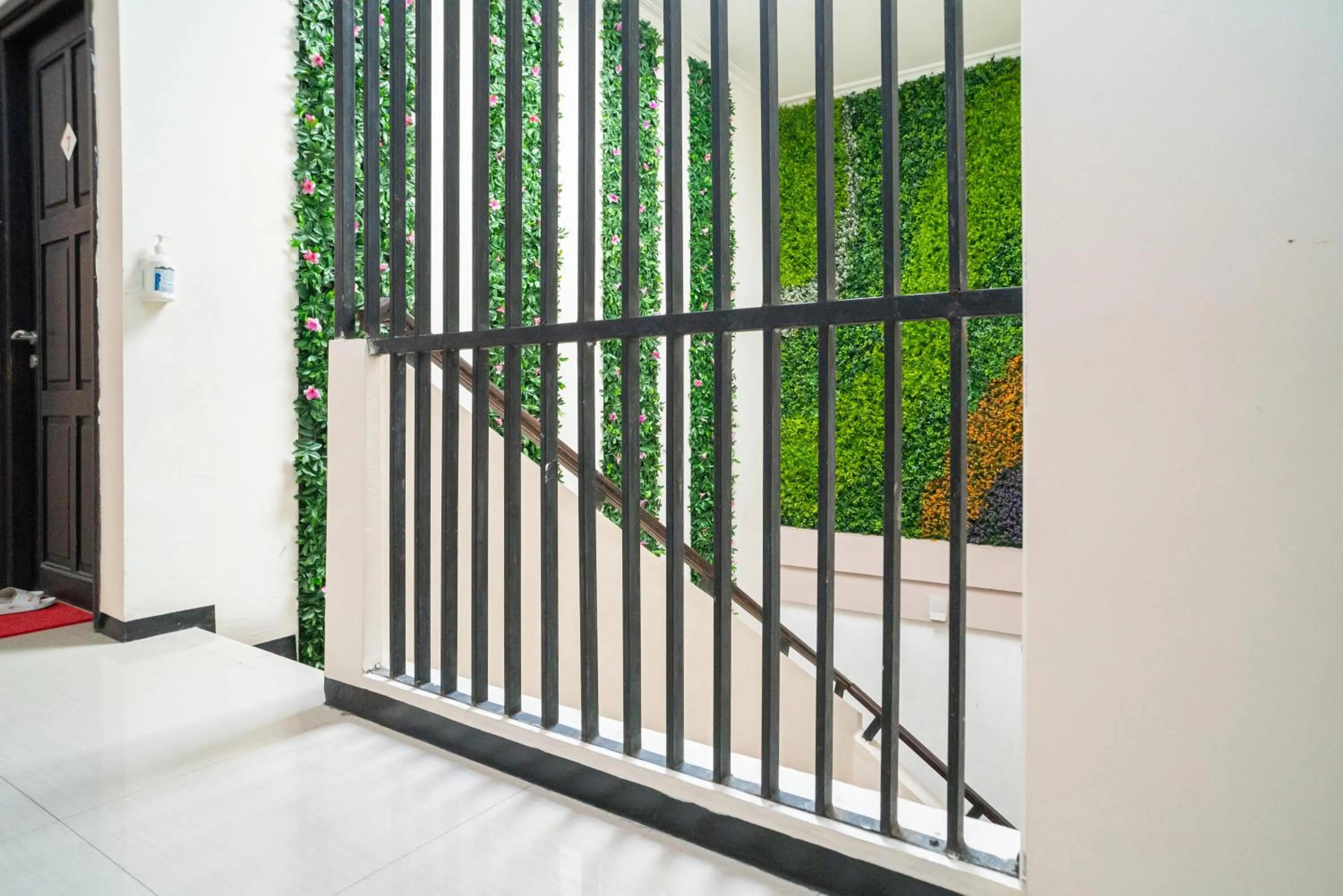 Property building in RedDoorz Syariah near Marvel City Mall 2