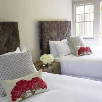 Bed in Bernardus Lodge & Spa