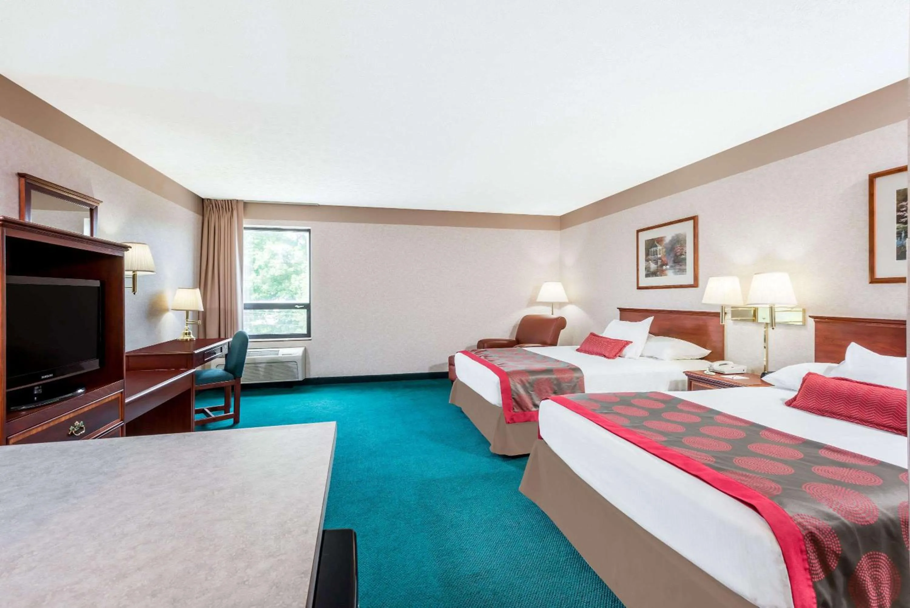 Photo of the whole room, Bed in Ramada by Wyndham Strasburg Dover