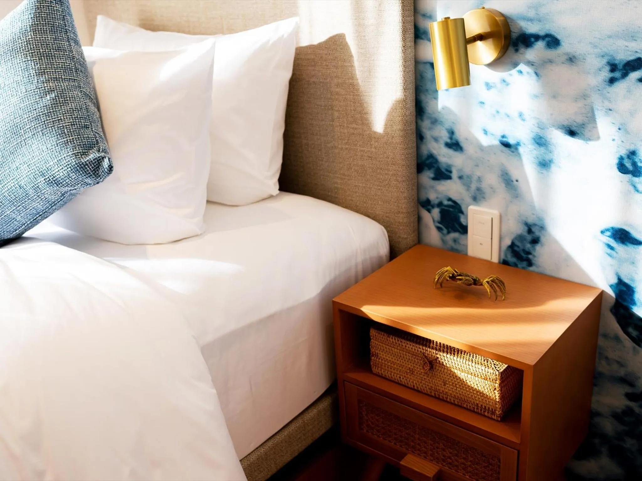 Photo of the whole room, Bed in The Moana