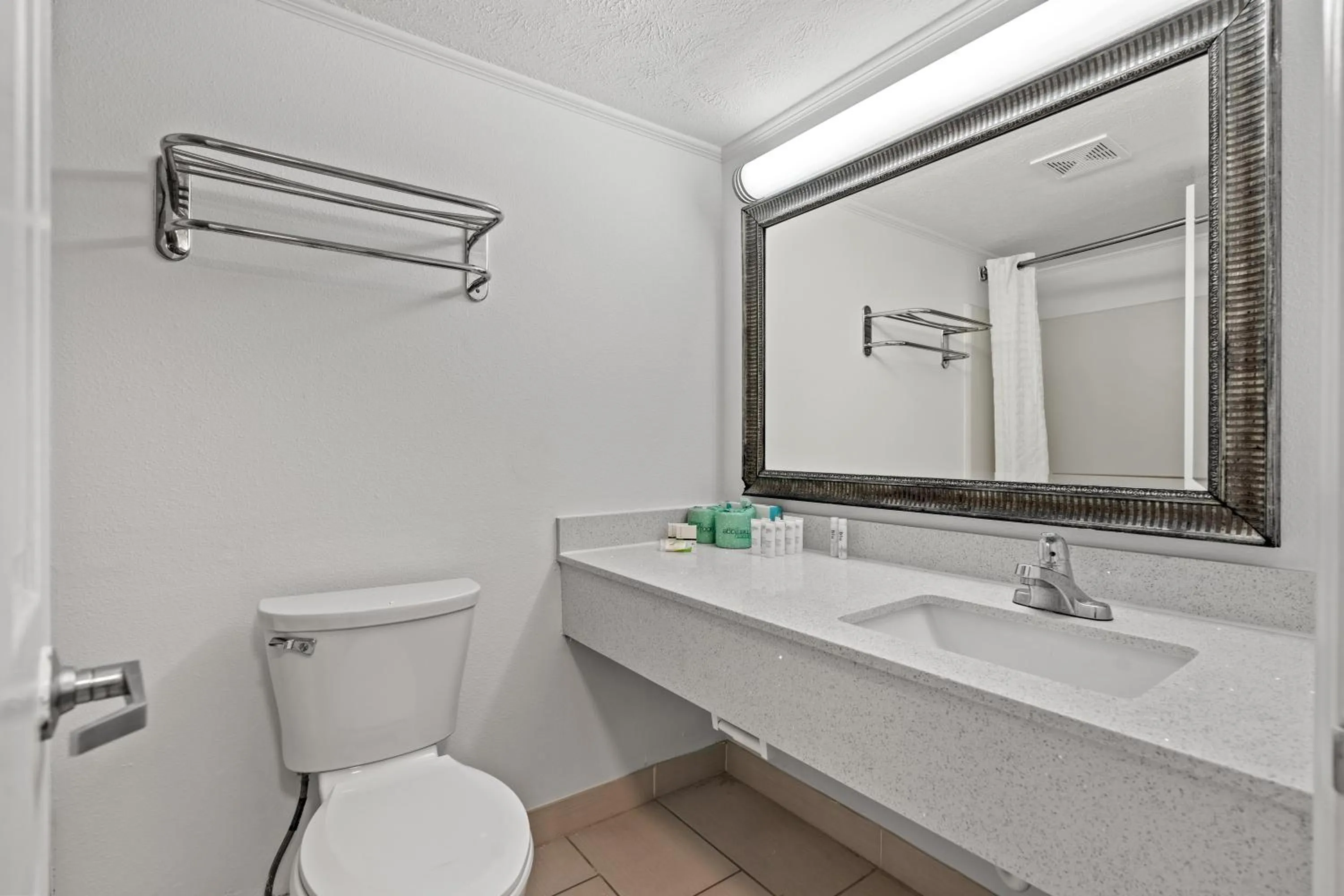 Bathroom in The Mermaid Inn