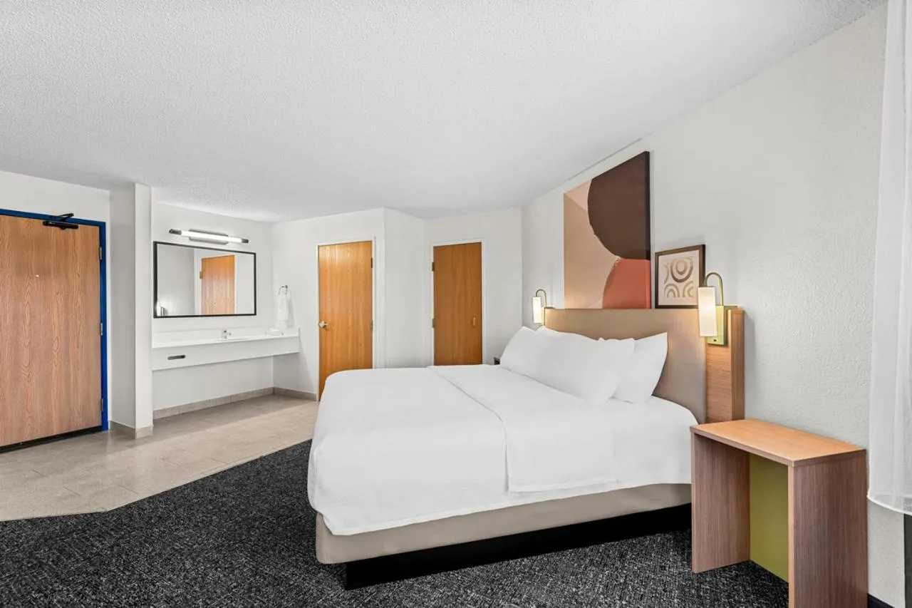 Bed in Spark by Hilton Cedar Falls