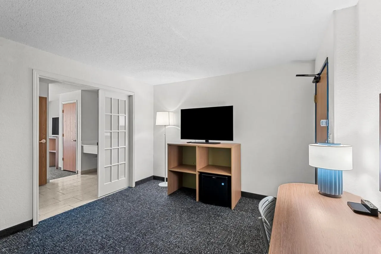 Bed in Spark by Hilton Cedar Falls