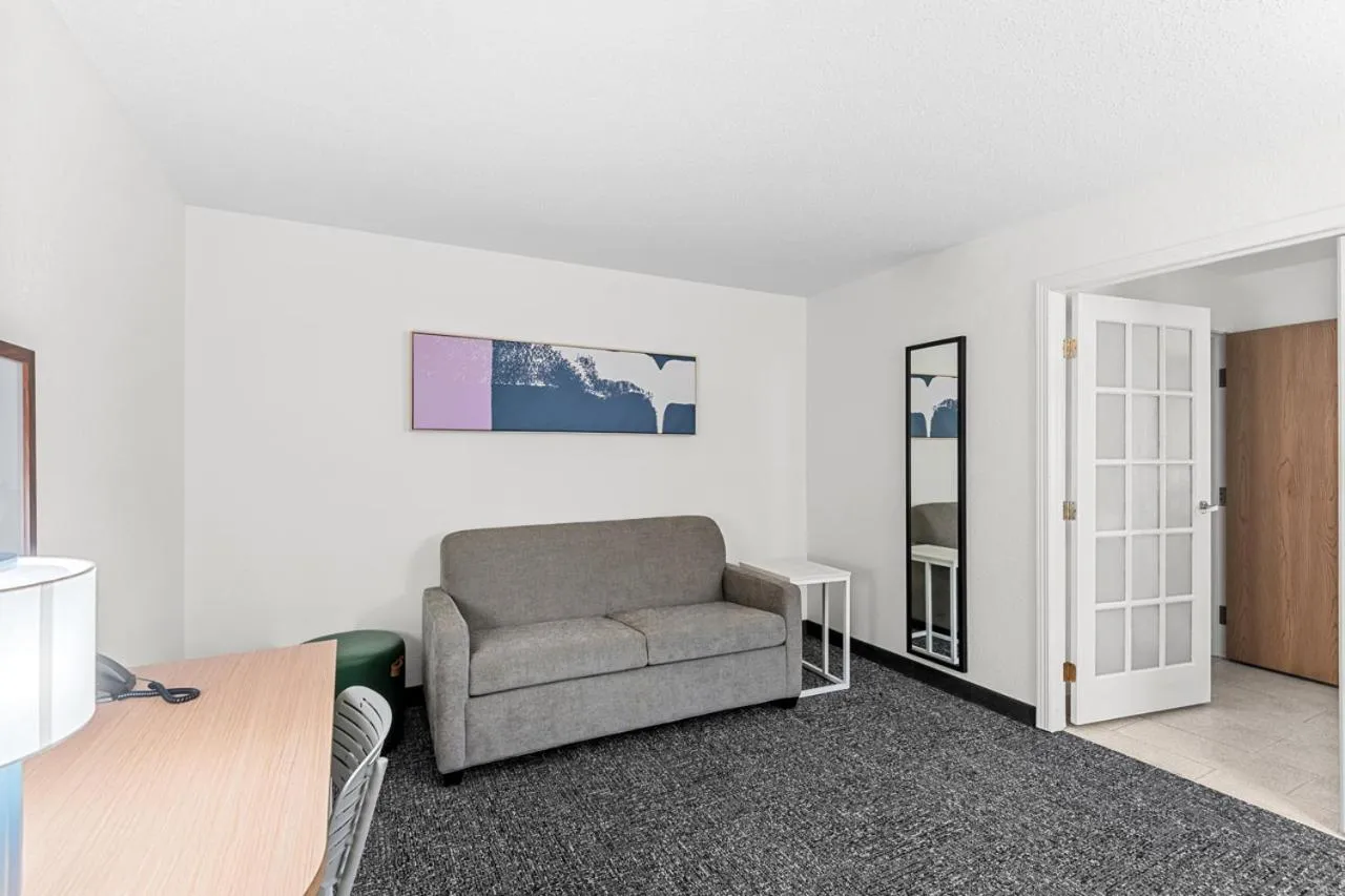 Spark by Hilton Cedar Falls