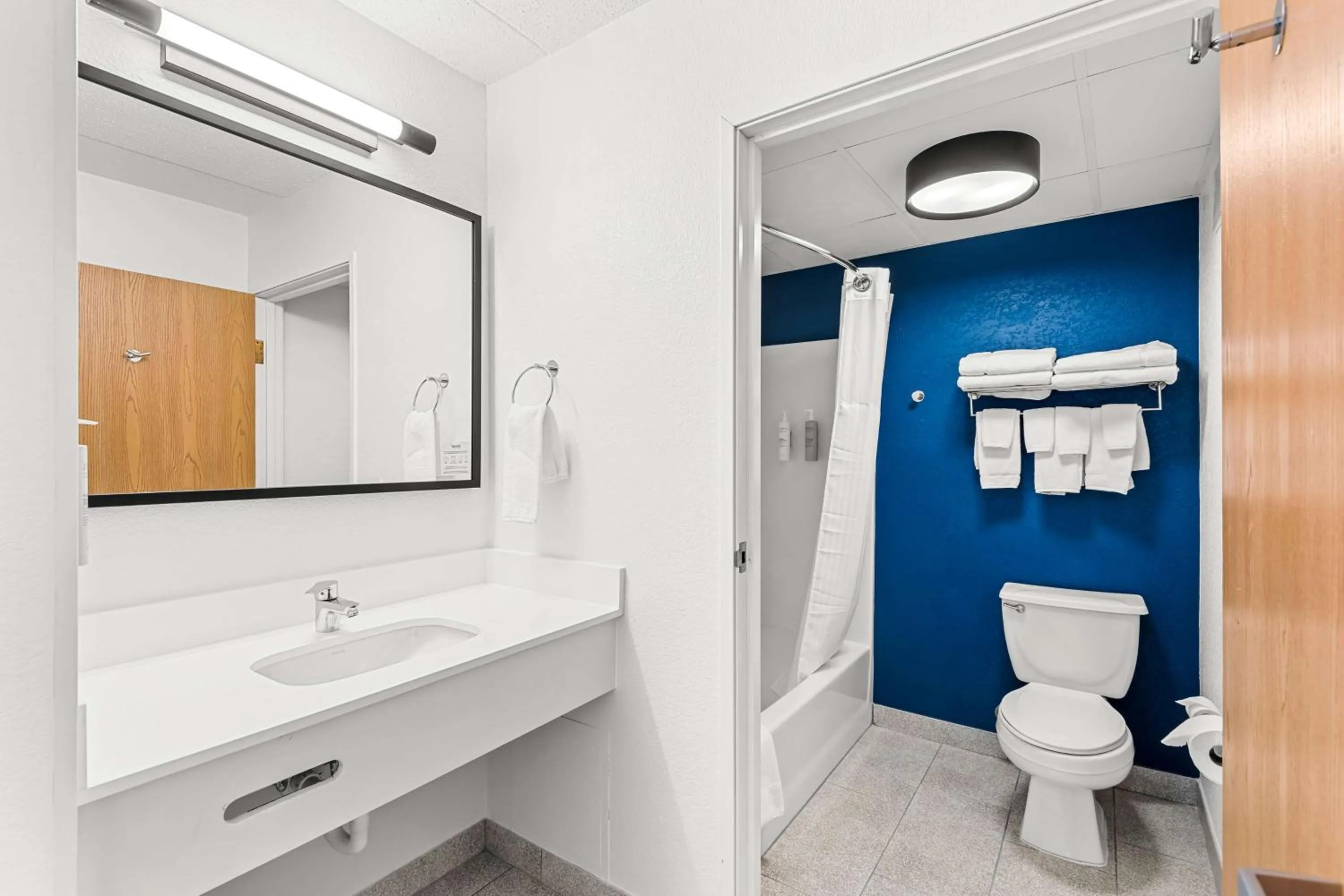 Bathroom in Spark by Hilton Cedar Falls