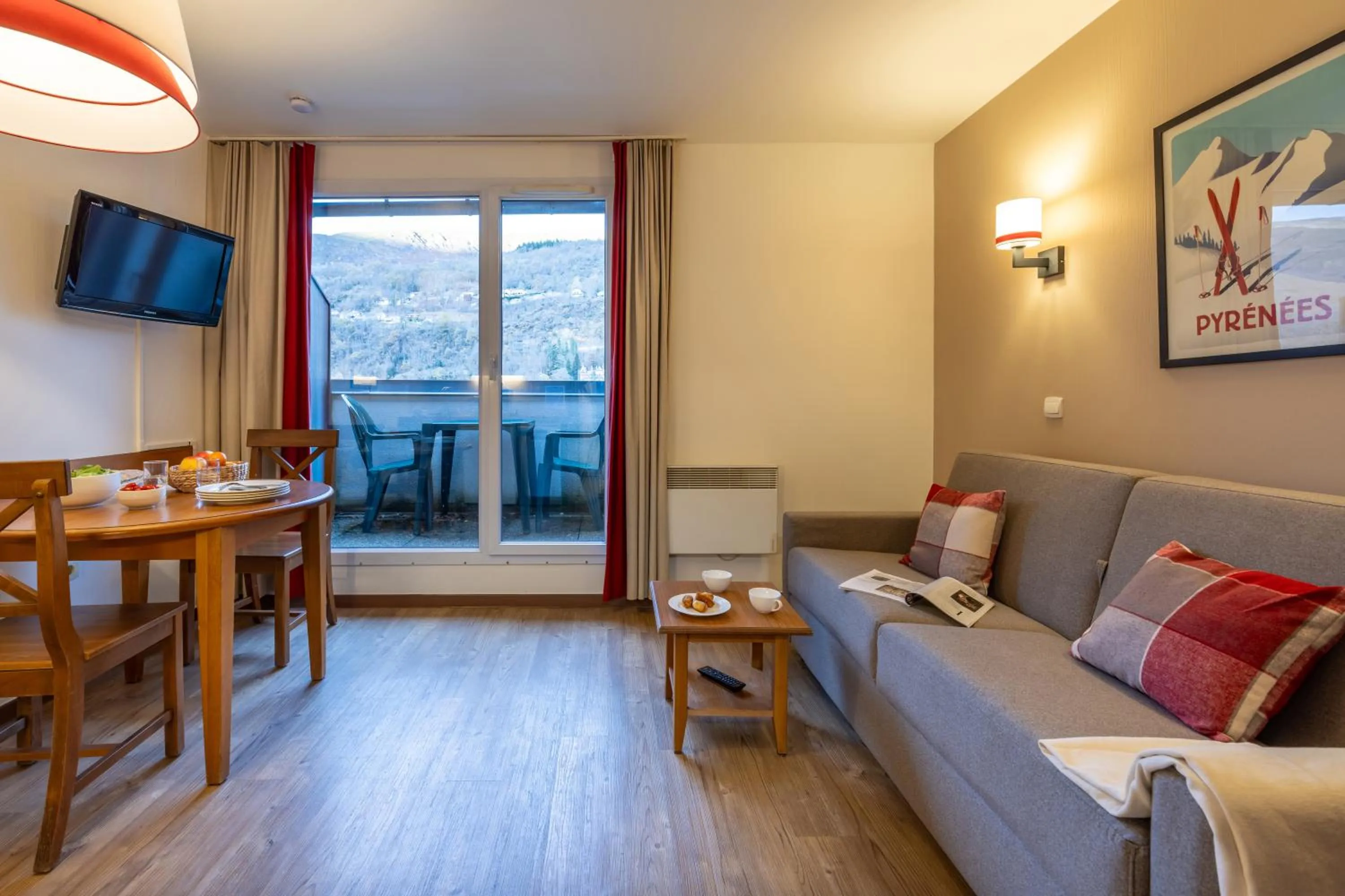 Communal lounge/ TV room in Résidence Pierre & Vacances Les Trois Domaines