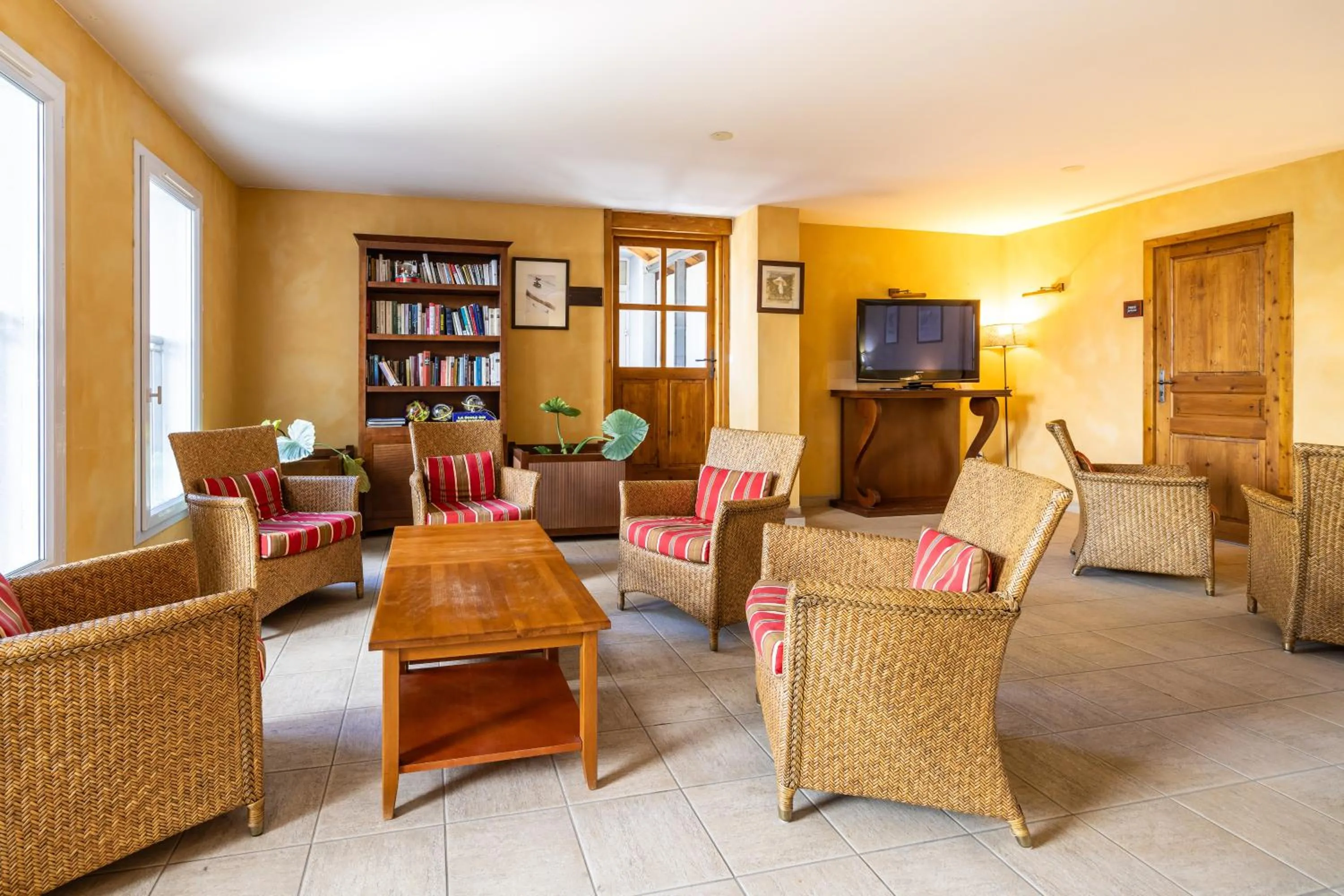 Communal lounge/ TV room in Résidence Pierre & Vacances Les Trois Domaines