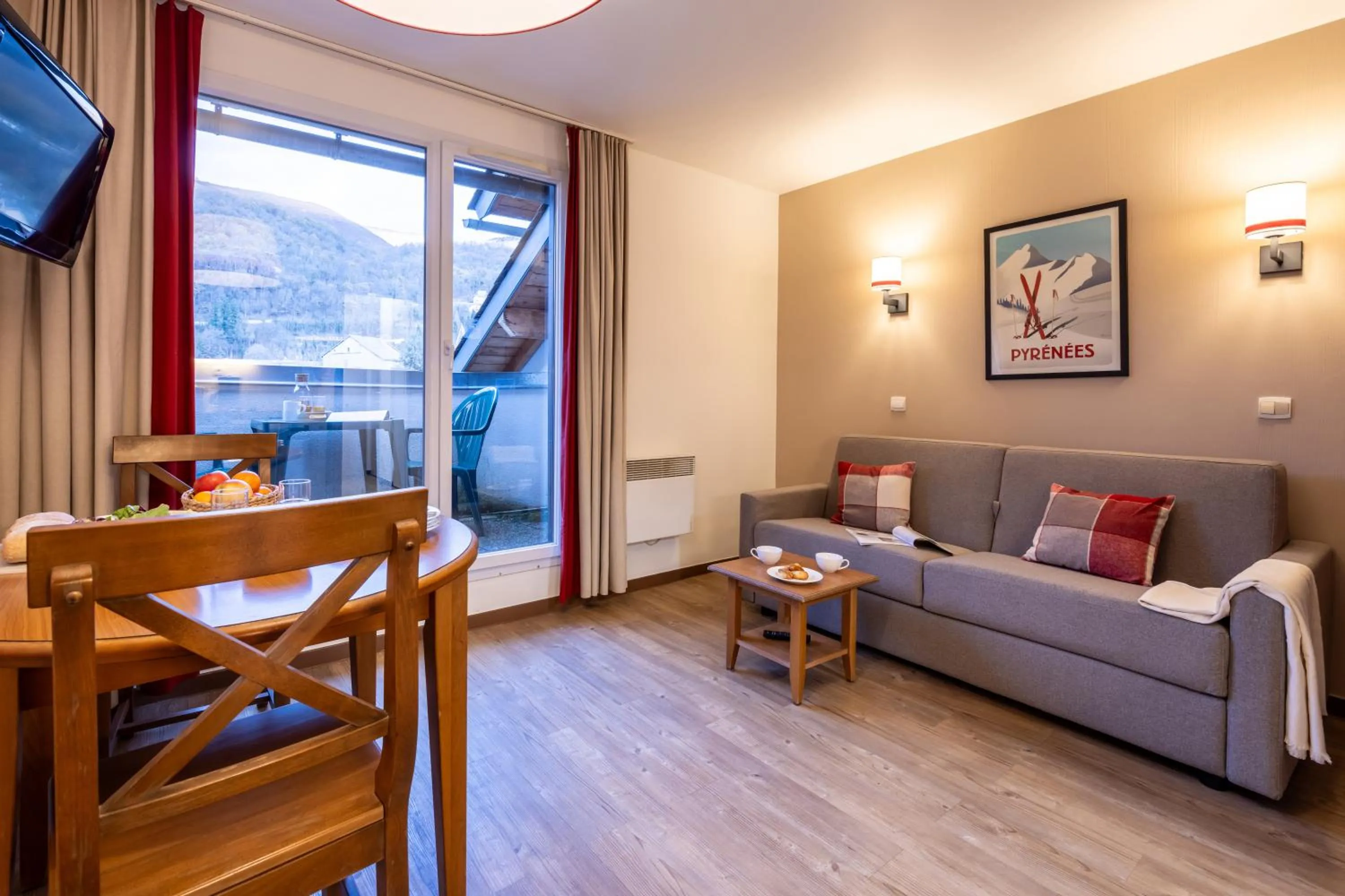 Communal lounge/ TV room in Résidence Pierre & Vacances Les Trois Domaines