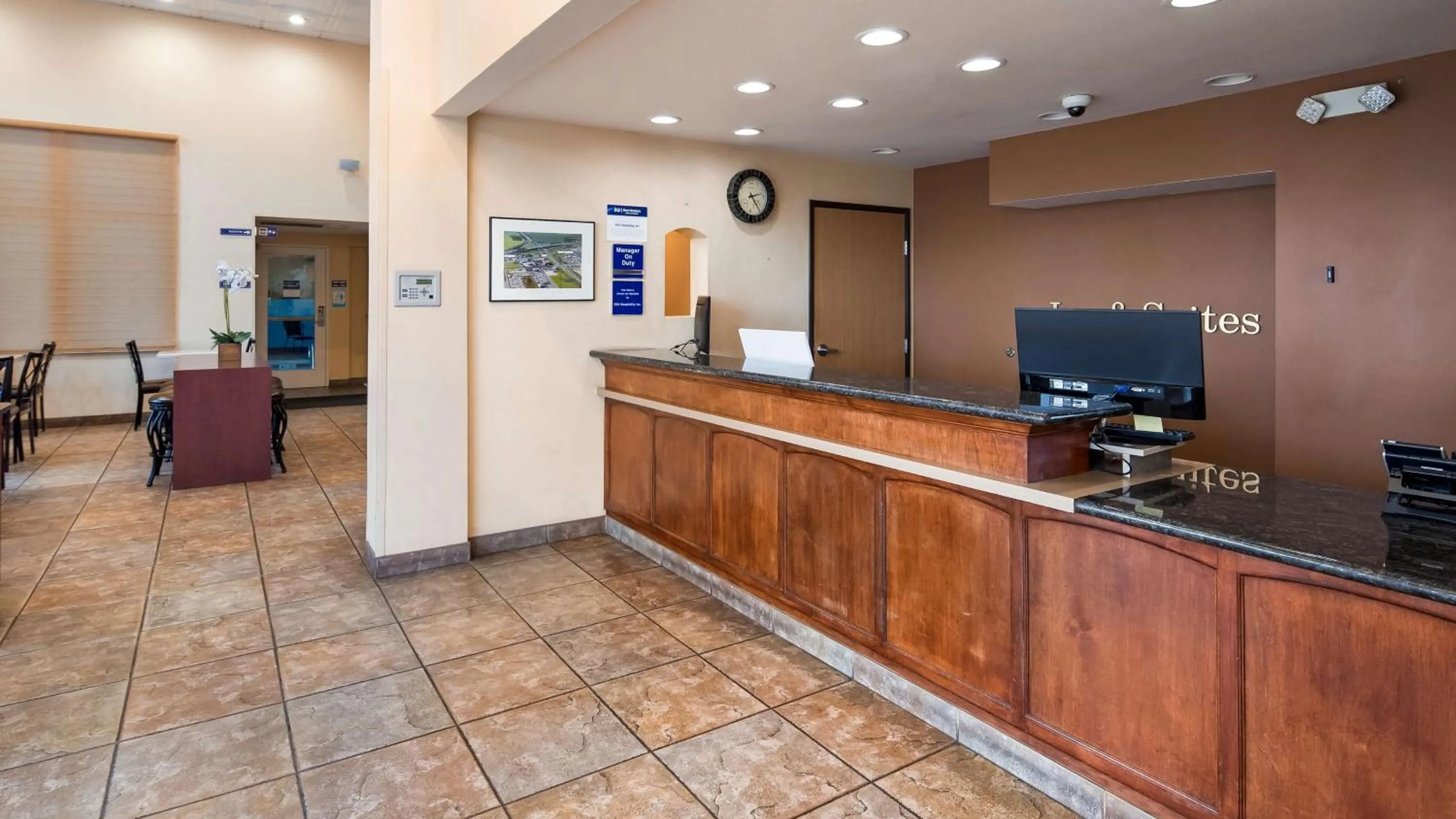Lobby or reception in Best Western I-5 Inn & Suites
