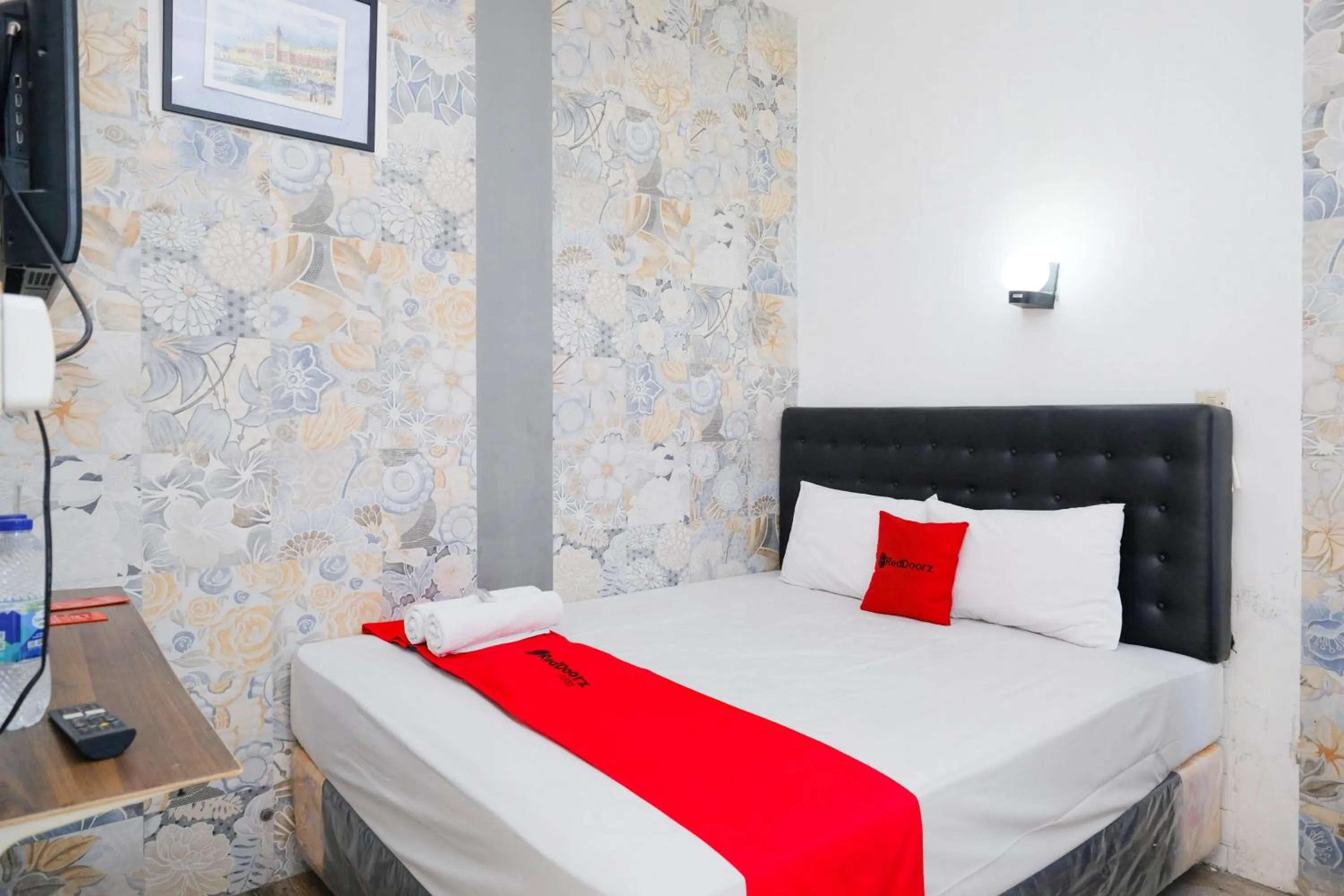 Bedroom, Bed in RedDoorz near UMY Yogyakarta 3