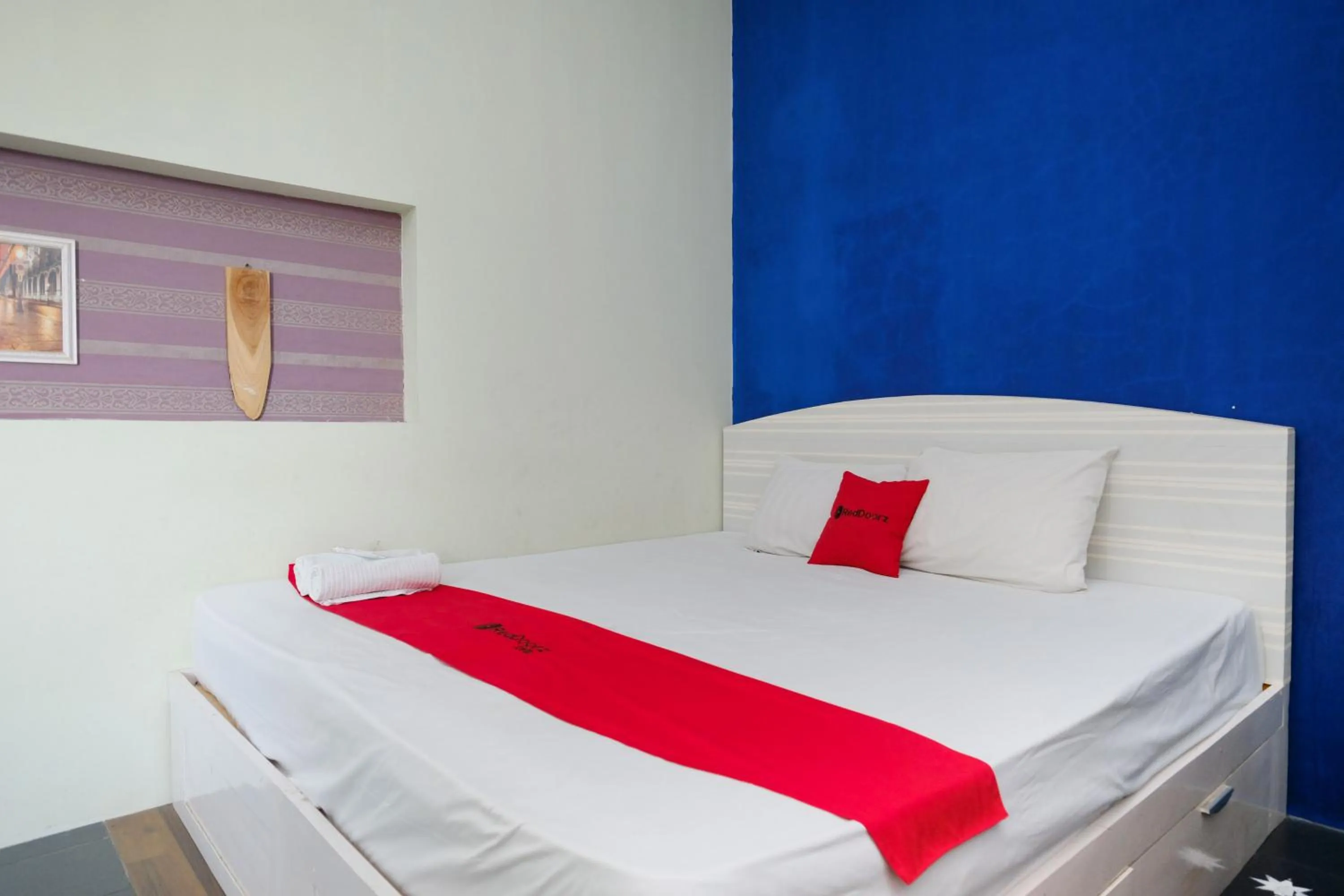 Bedroom, Bed in RedDoorz near UMY Yogyakarta 3