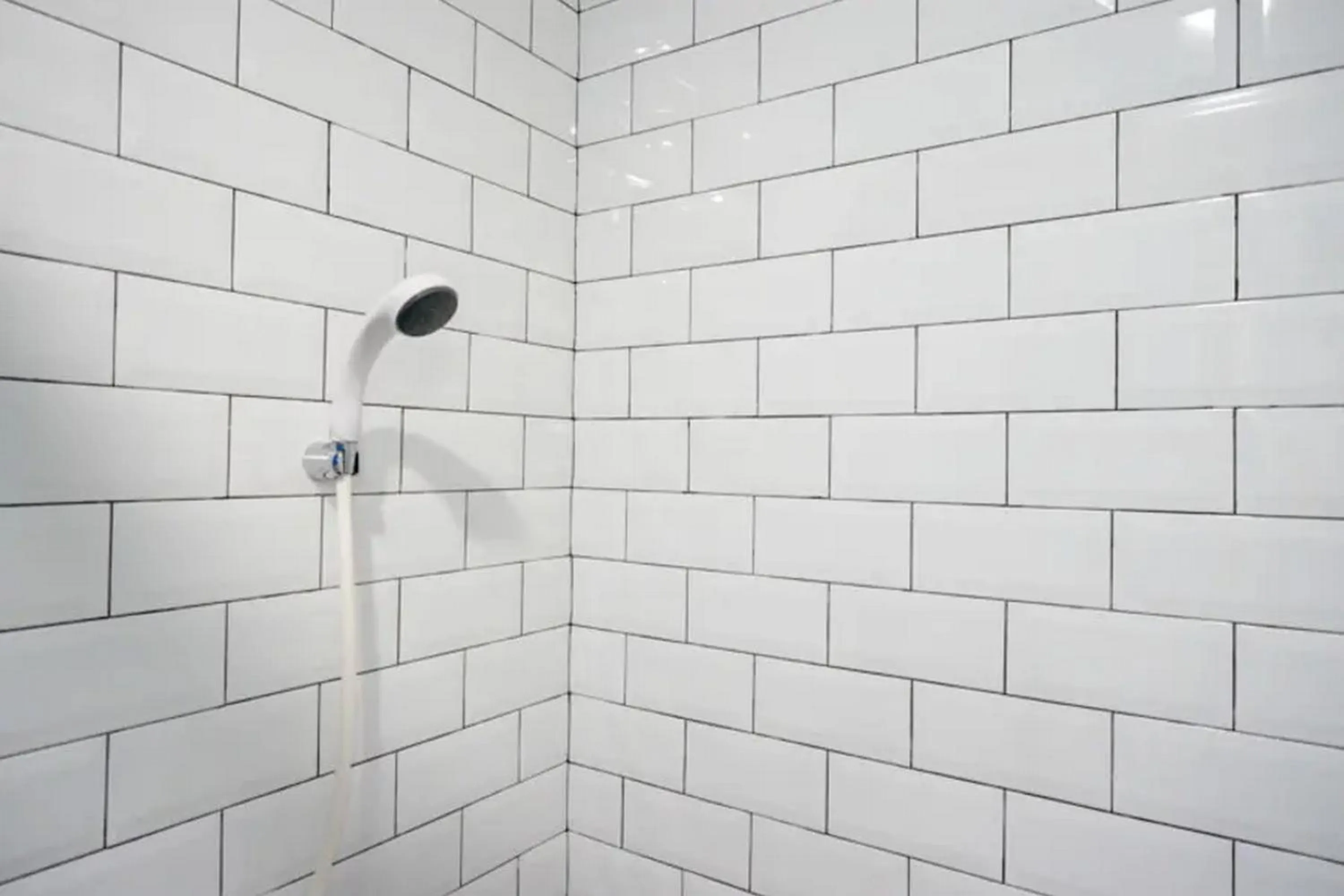 Bathroom in RedDoorz near UMY Yogyakarta 3