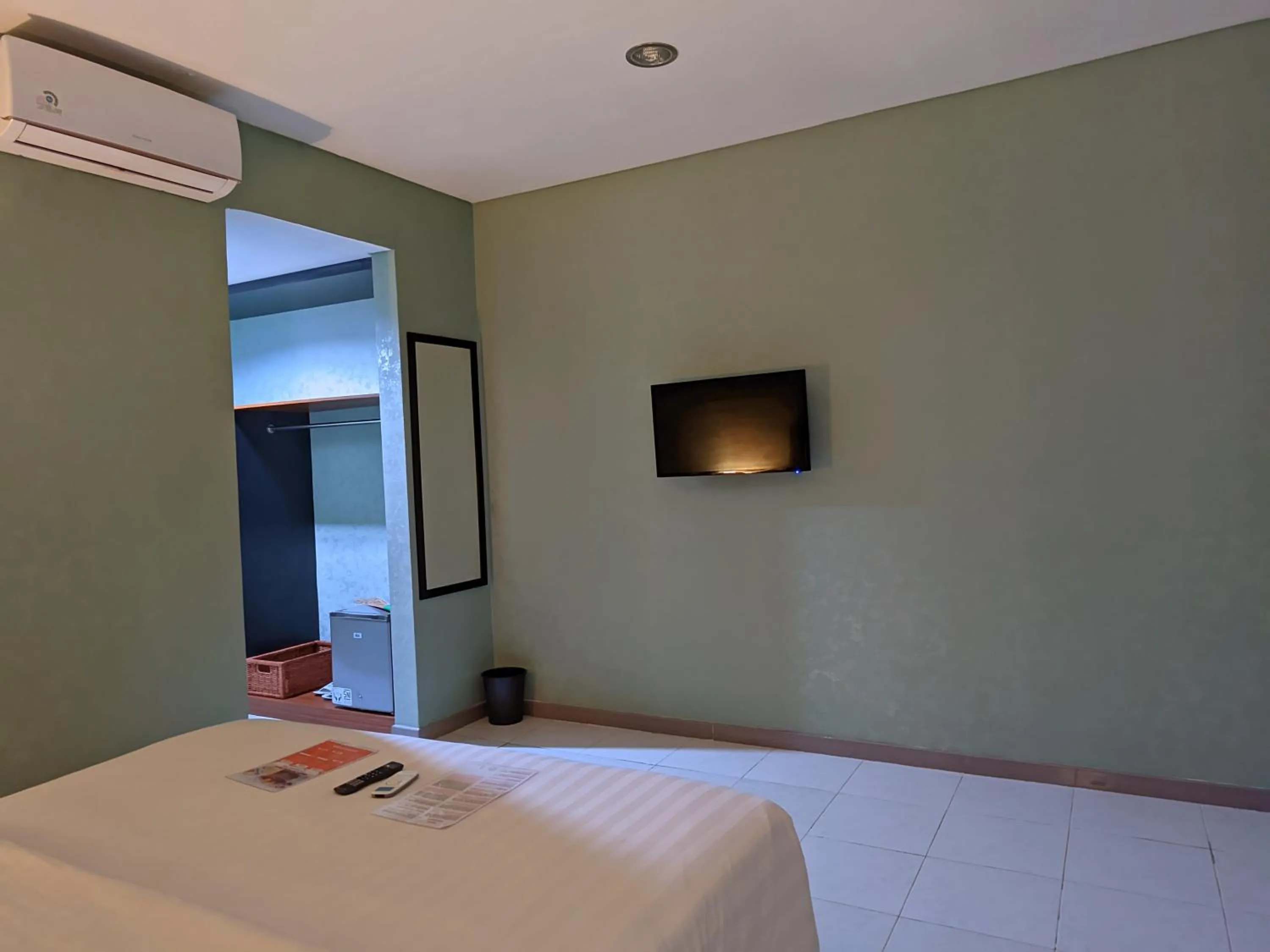 TV and multimedia, Bed in Hotel Nalendra Plaza Subang