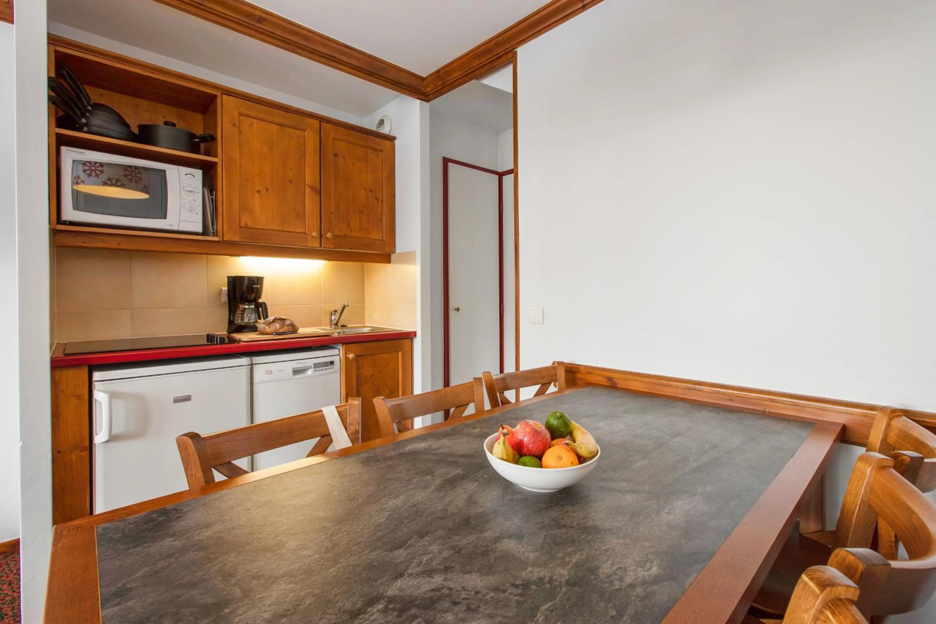 Kitchen or kitchenette in Résidence Pierre & Vacances Le Mont Soleil