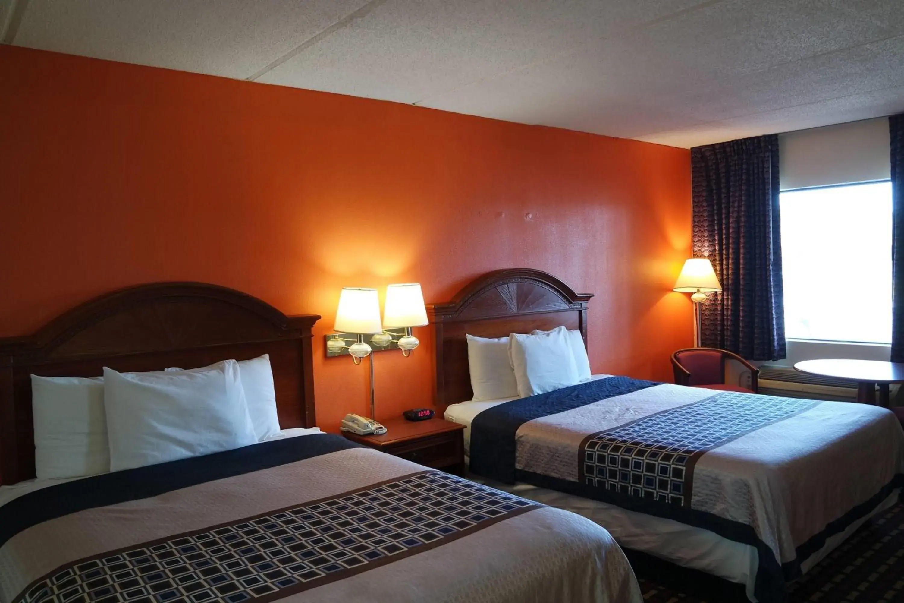 Double Room with Two Double Beds - Smoking in Howard Johnson by Wyndham Perry GA Double Room with Two Double Beds - Smoking in Howard Johnson by Wyndham Perry GA