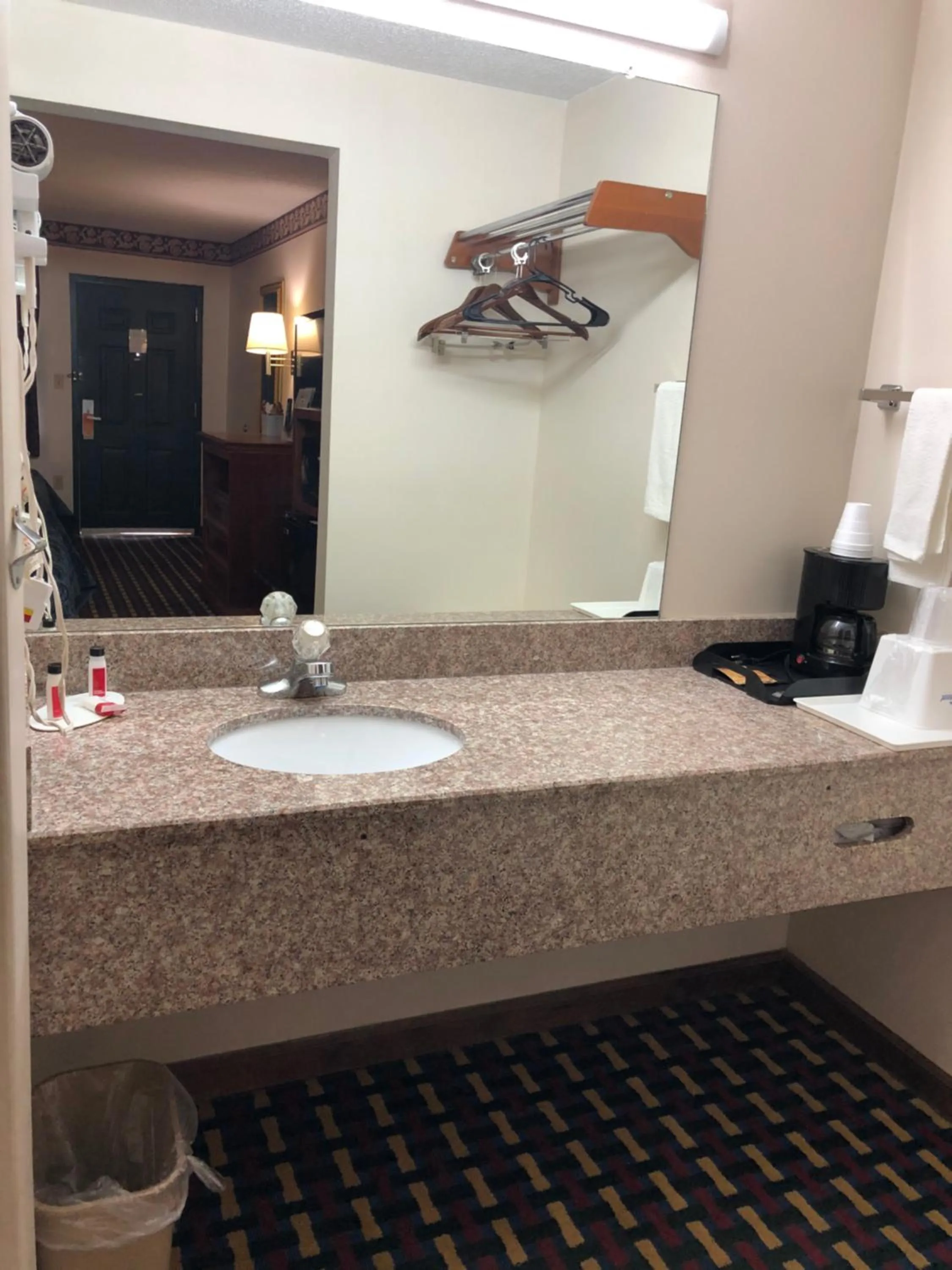 Bathroom in Howard Johnson by Wyndham Perry GA