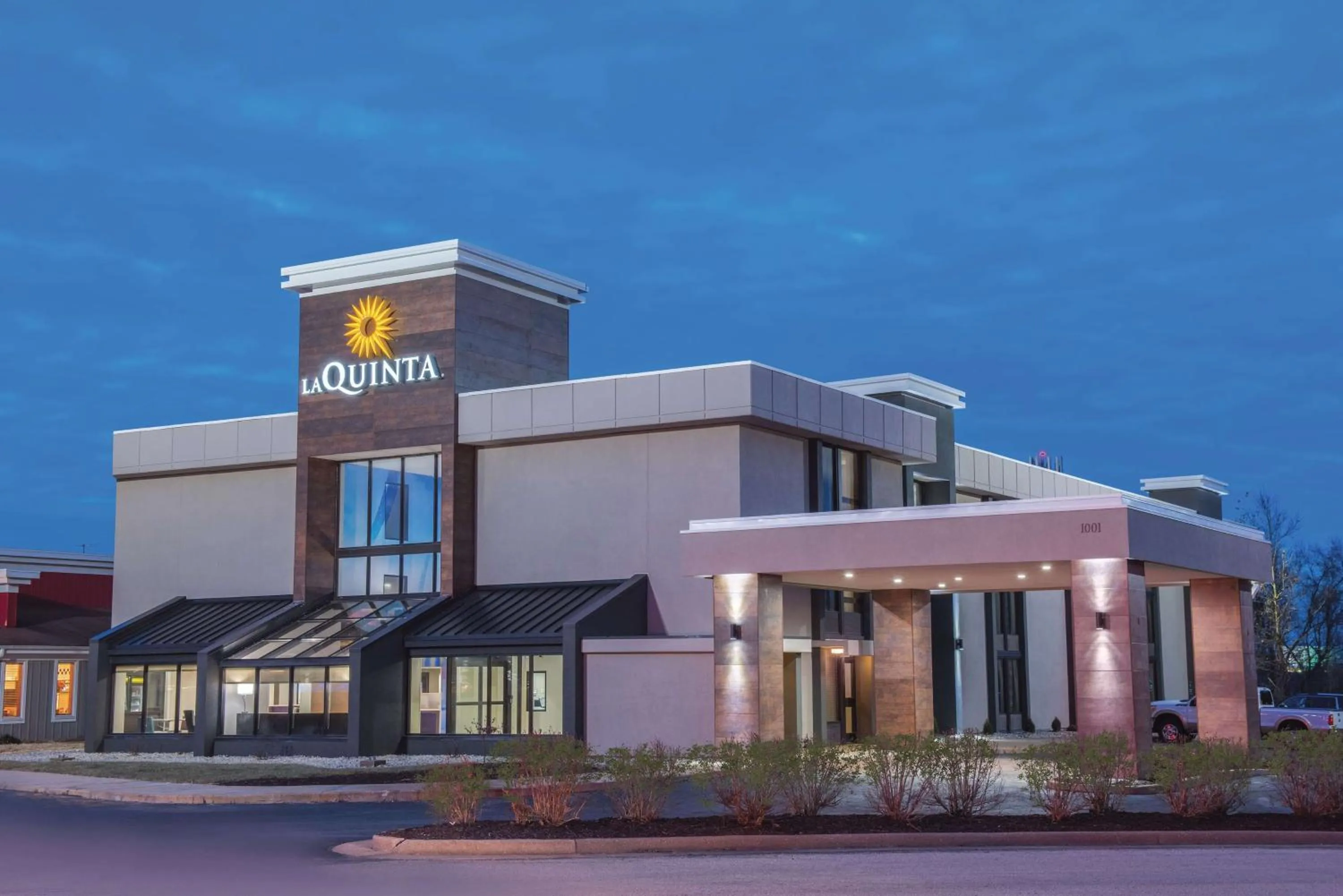 Property building in La Quinta by Wyndham Festus - St. Louis South