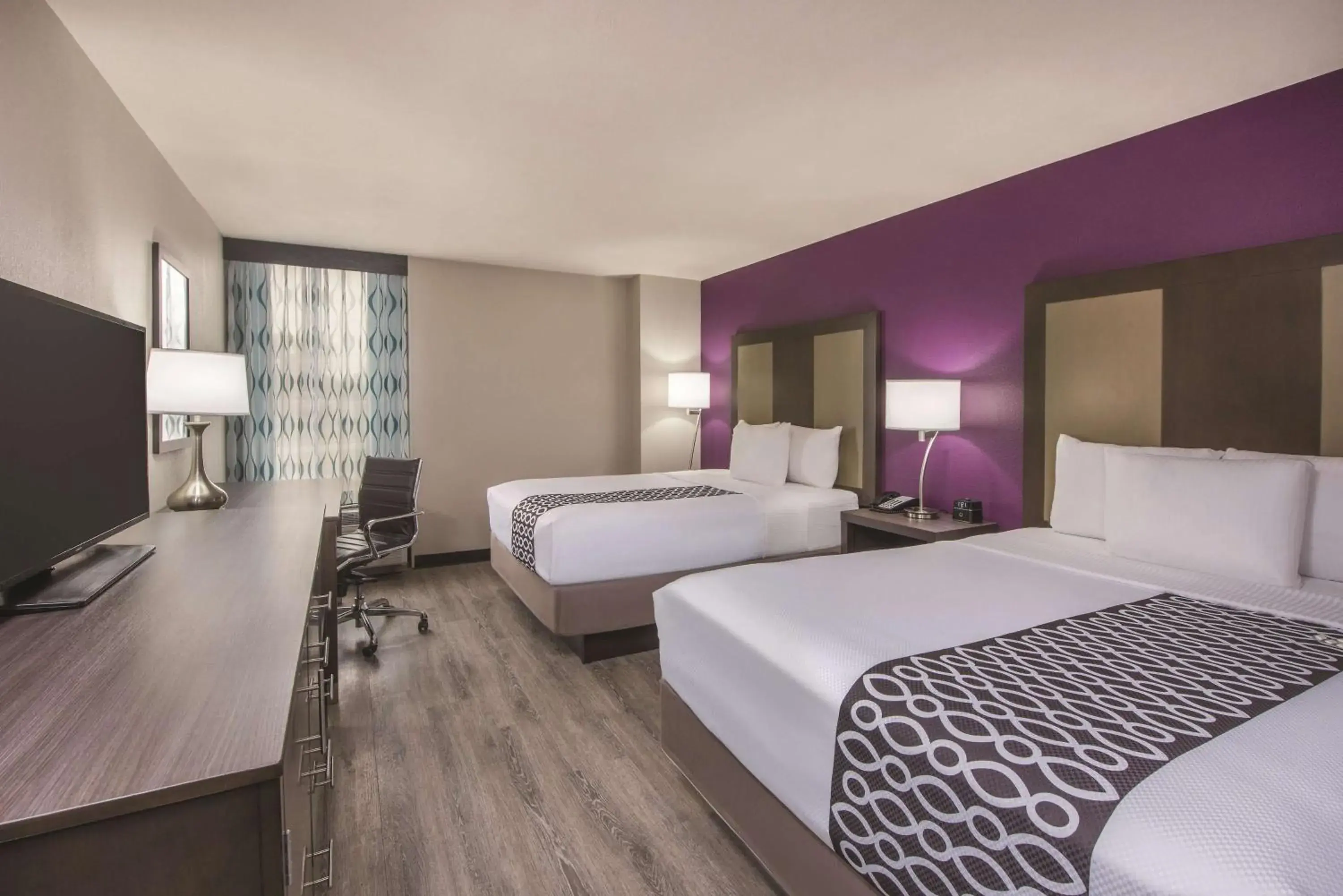 Queen Room with Two Queen Beds in La Quinta by Wyndham Festus - St. Louis South Queen Room with Two Queen Beds in La Quinta by Wyndham Festus - St. Louis South