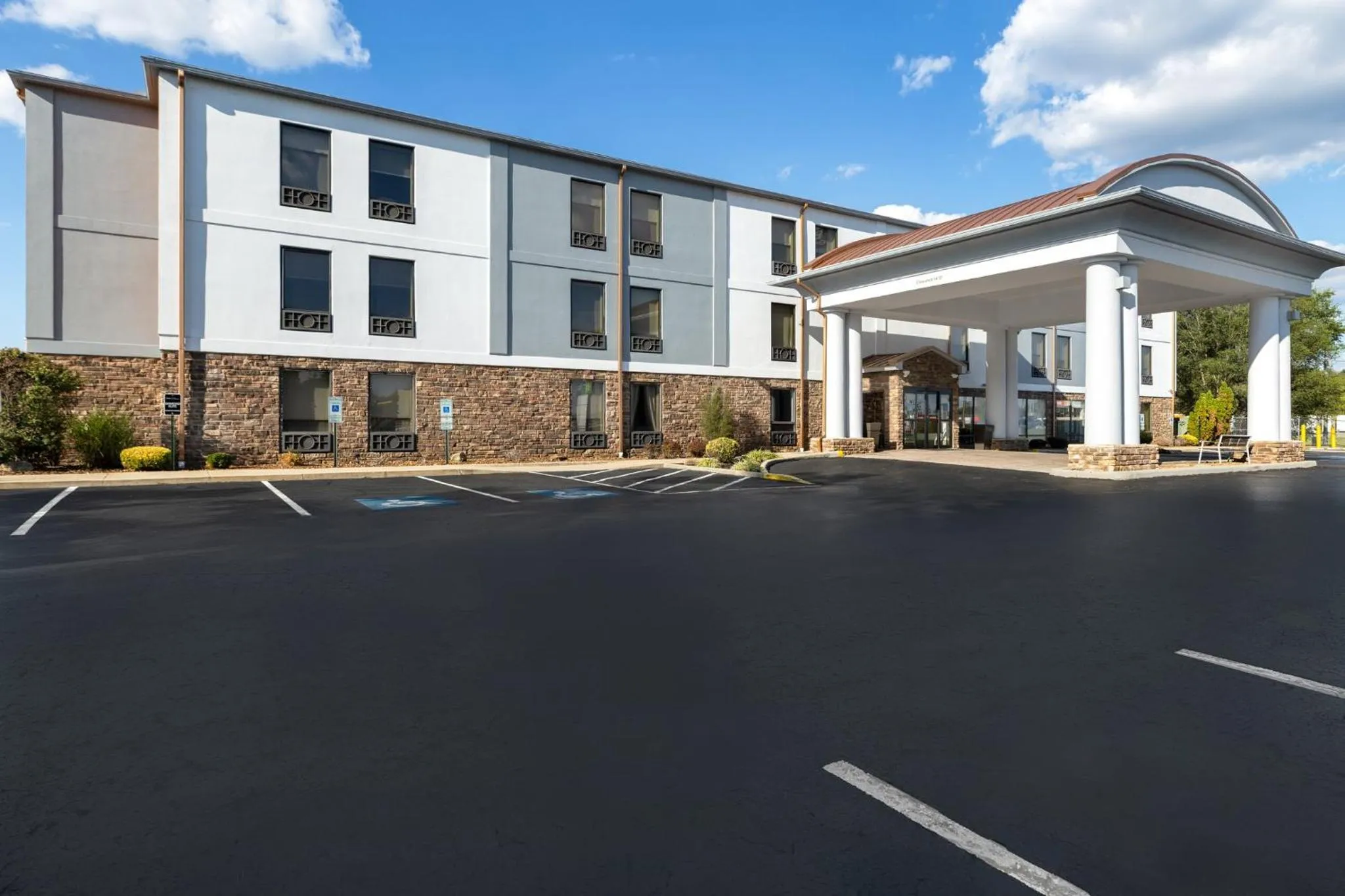 Property building in Holiday Inn Express Chillicothe East by IHG