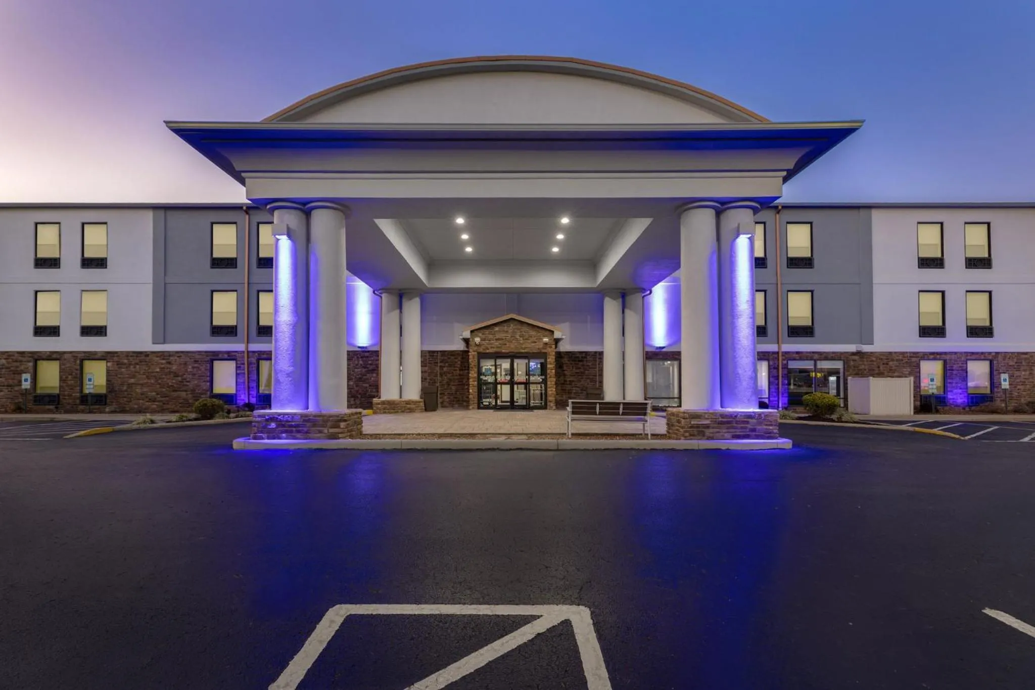 Property building in Holiday Inn Express Chillicothe East by IHG