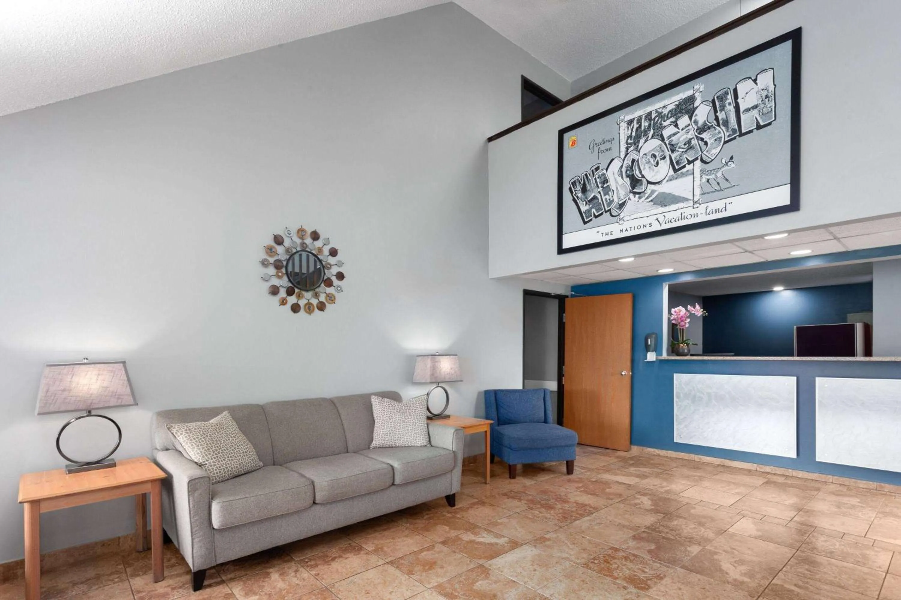 Lobby or reception in Super 8 by Wyndham Sun Prairie/Madison E