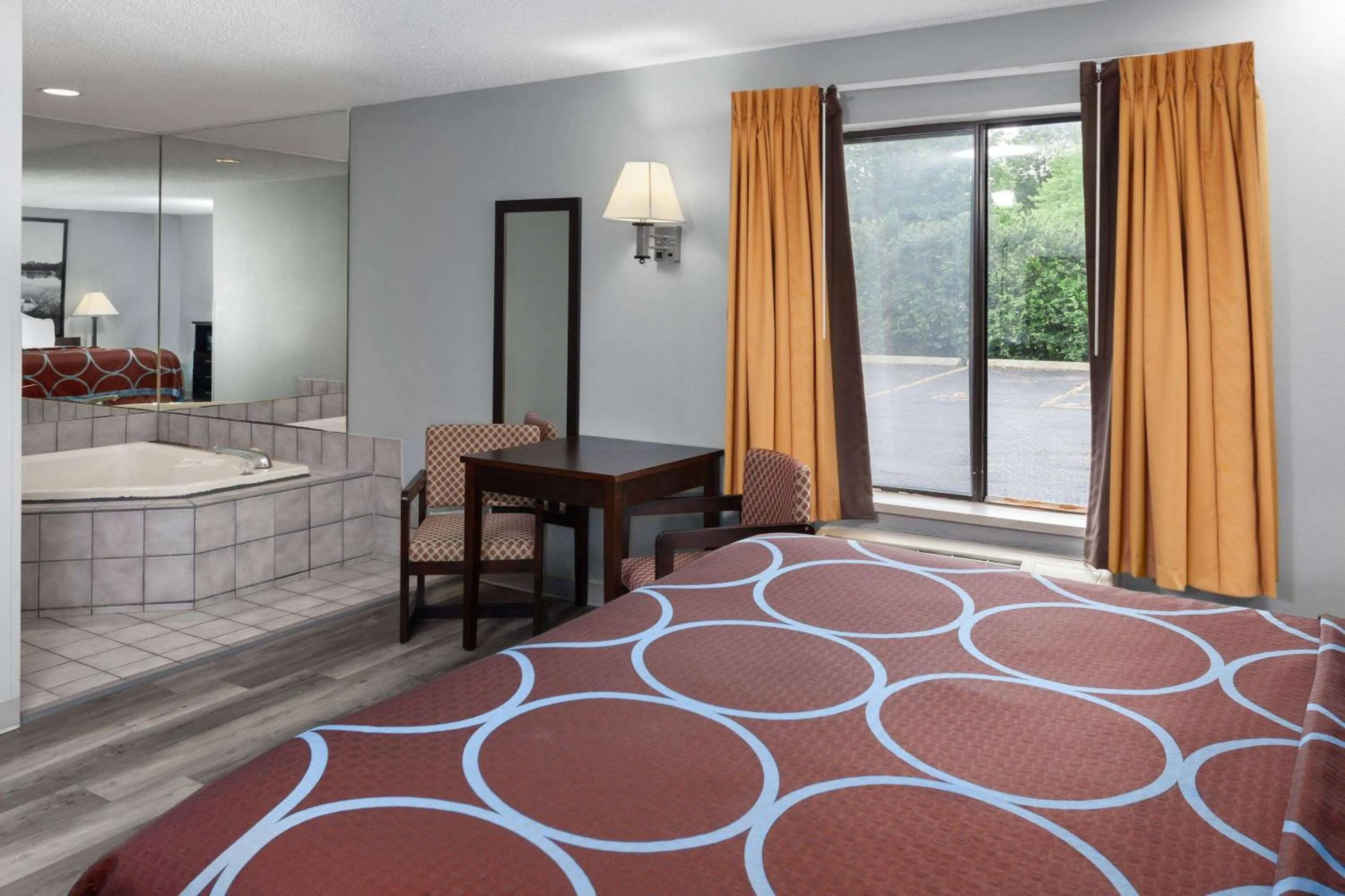 Photo of the whole room, Bed in Super 8 by Wyndham Sun Prairie/Madison E