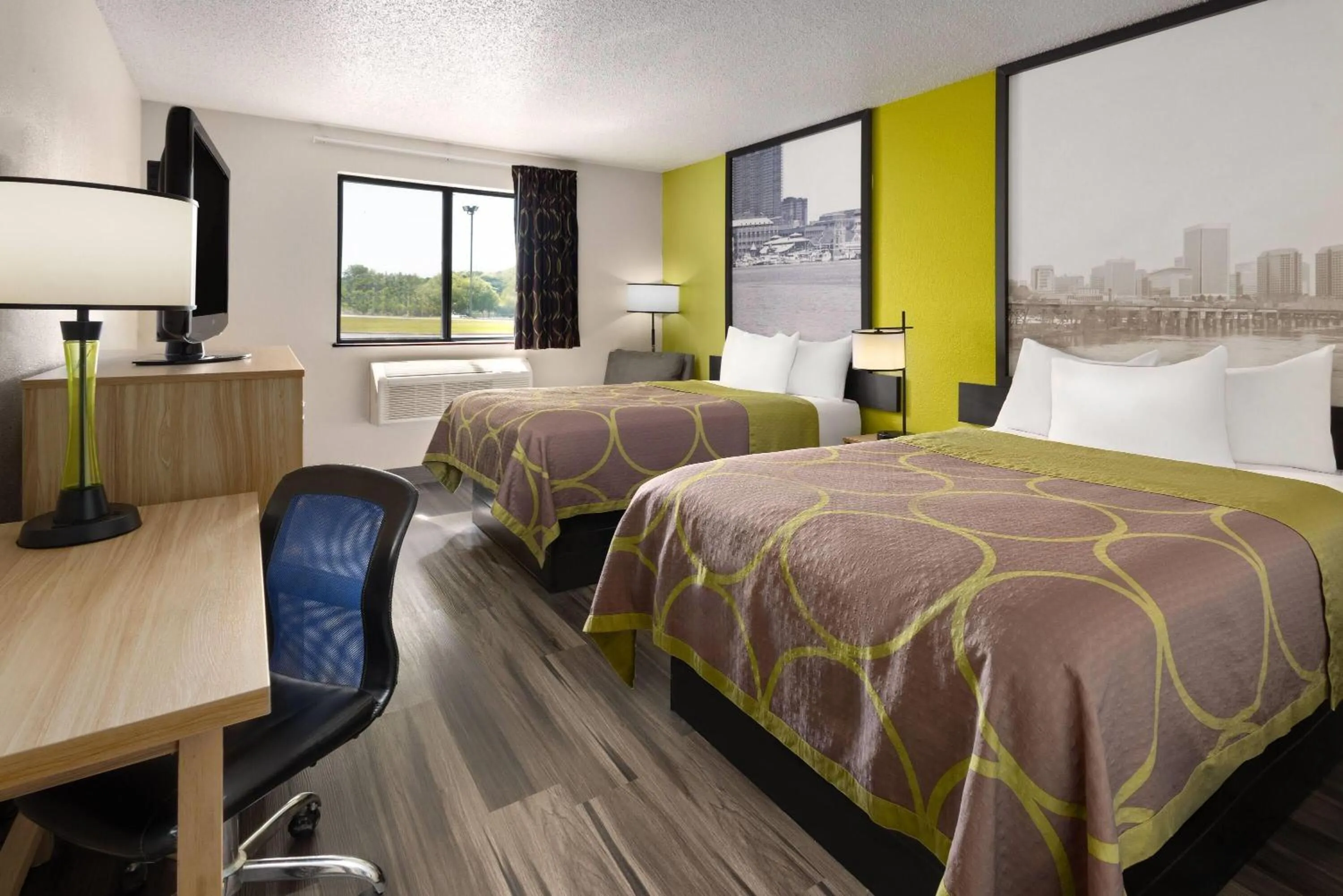 Photo of the whole room, Bed in Super 8 by Wyndham South Boston VA