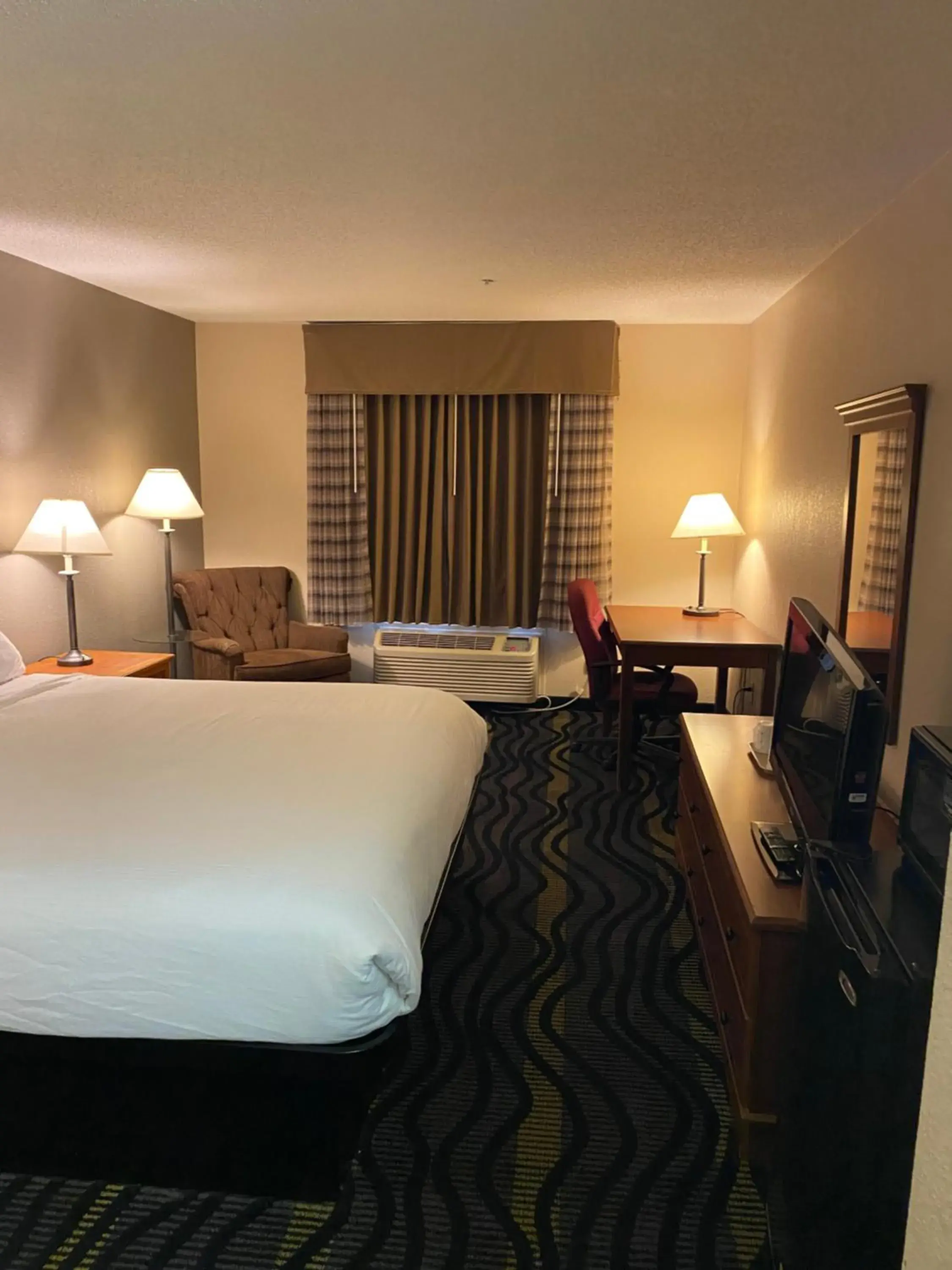 King Room - Non-Smoking in Baymont by Wyndham Logan King Room - Non-Smoking in Baymont by Wyndham Logan