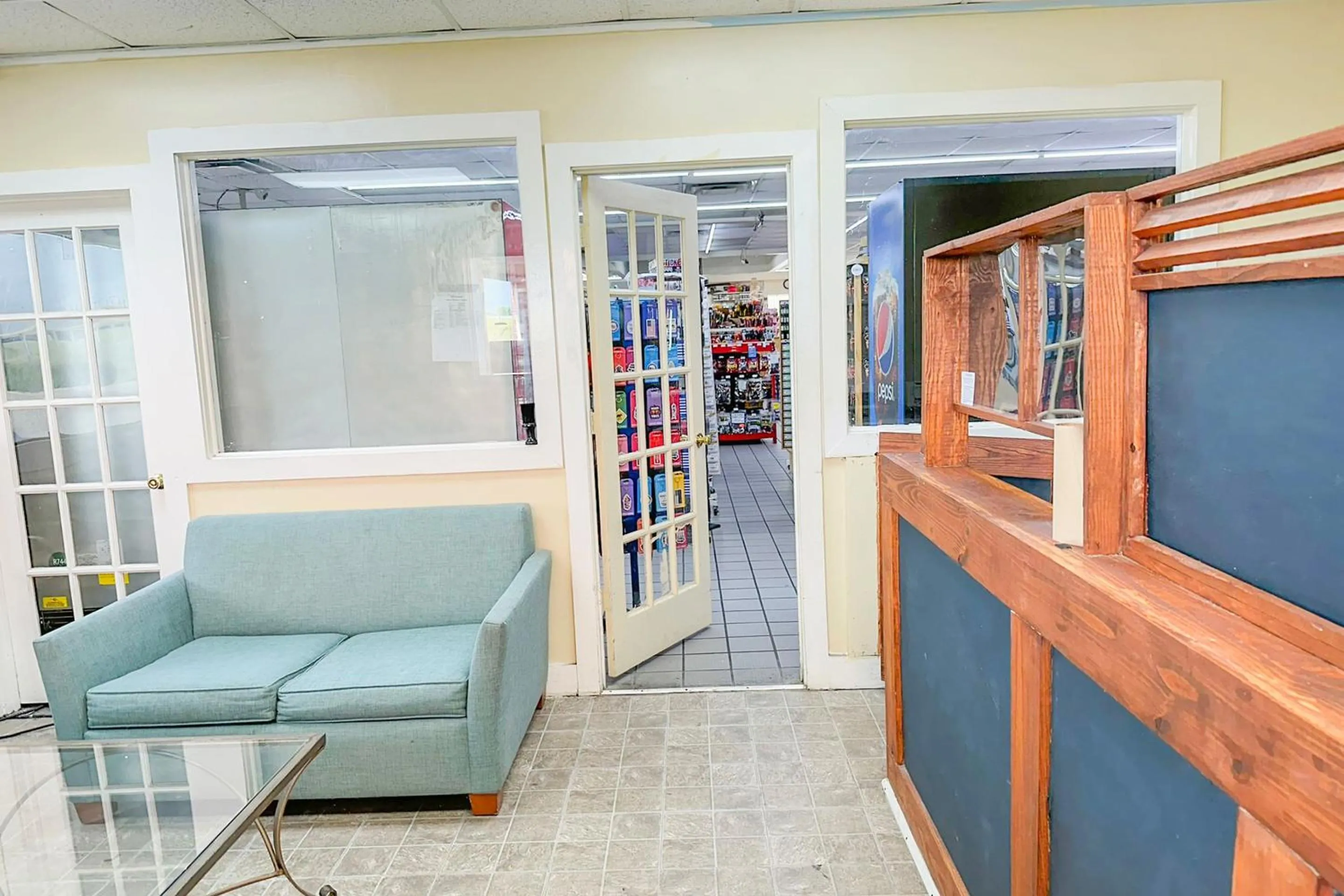 Lobby or reception in Hahira Inn By OYO near Valdosta