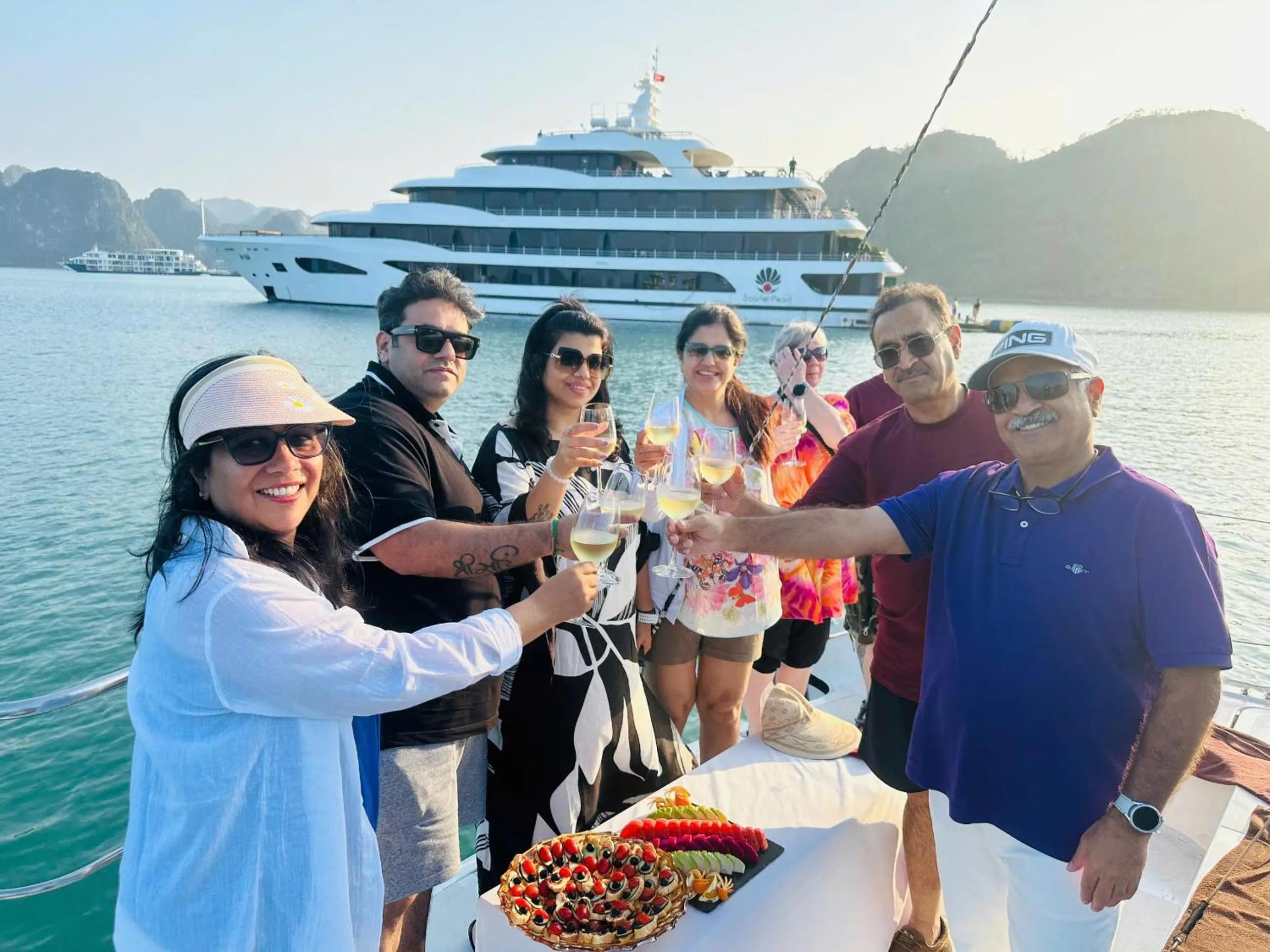 Scarlet Pearl Cruises - Wonder On Lan Ha Bay