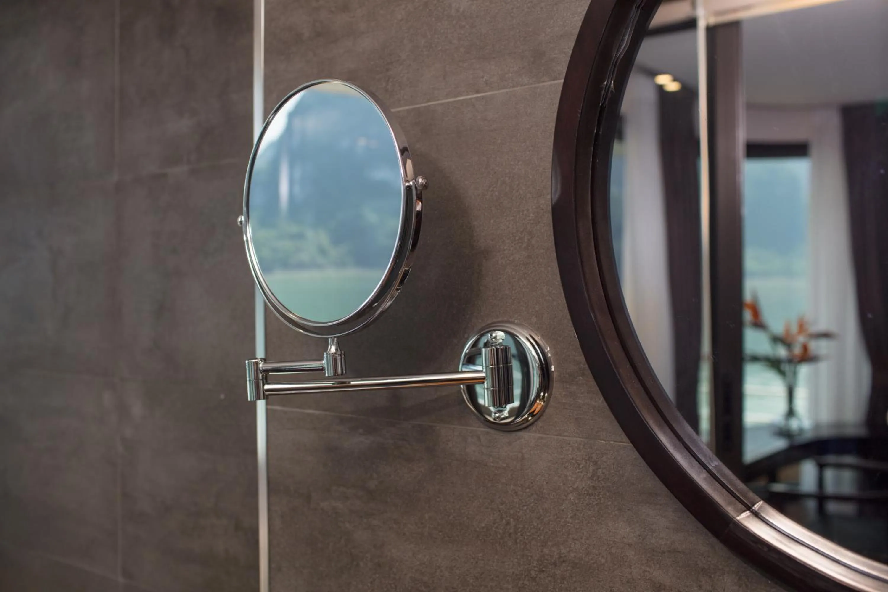 Bathroom in Scarlet Pearl Cruises - Wonder On Lan Ha Bay