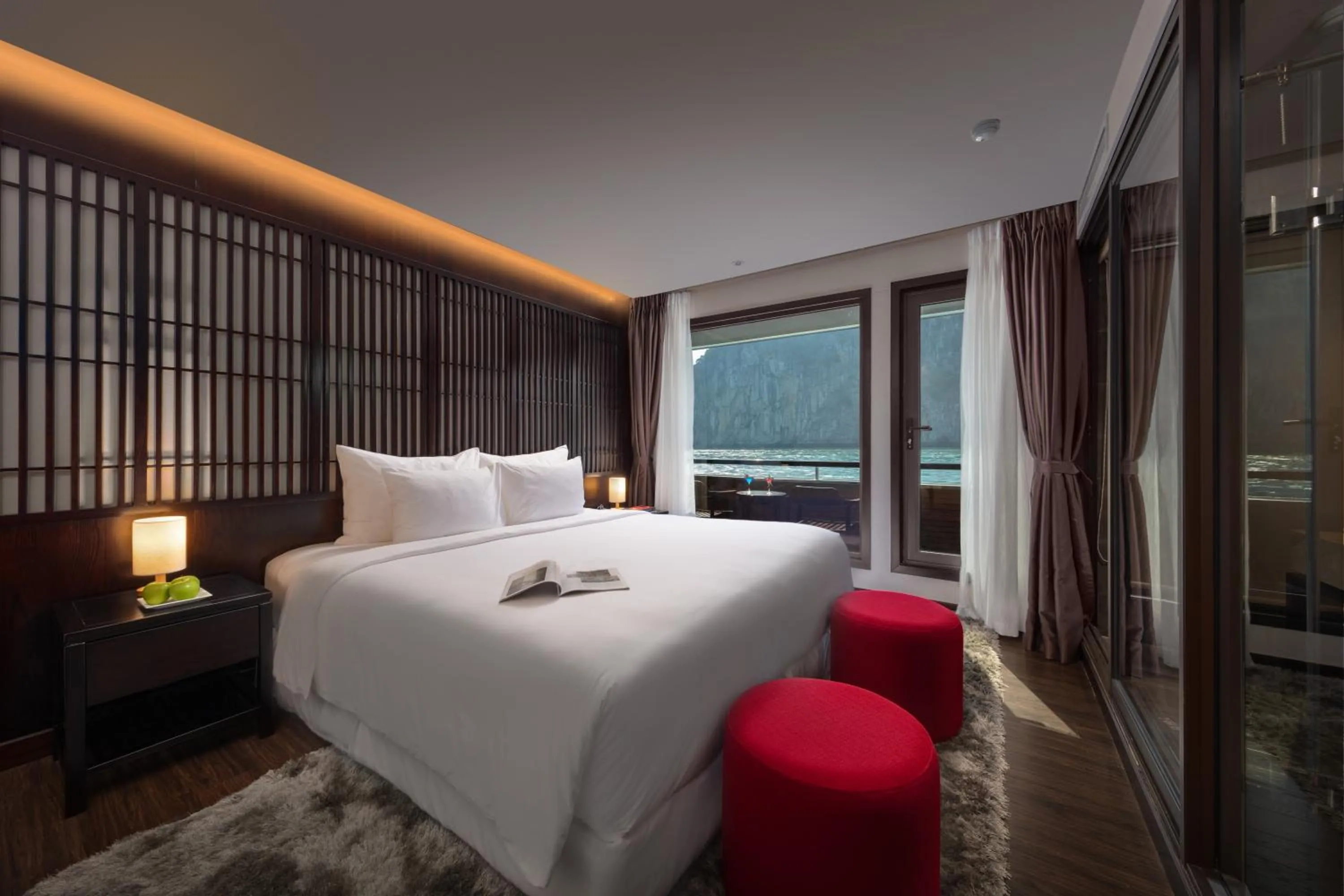 Photo of the whole room, Bed in Scarlet Pearl Cruises - Wonder On Lan Ha Bay