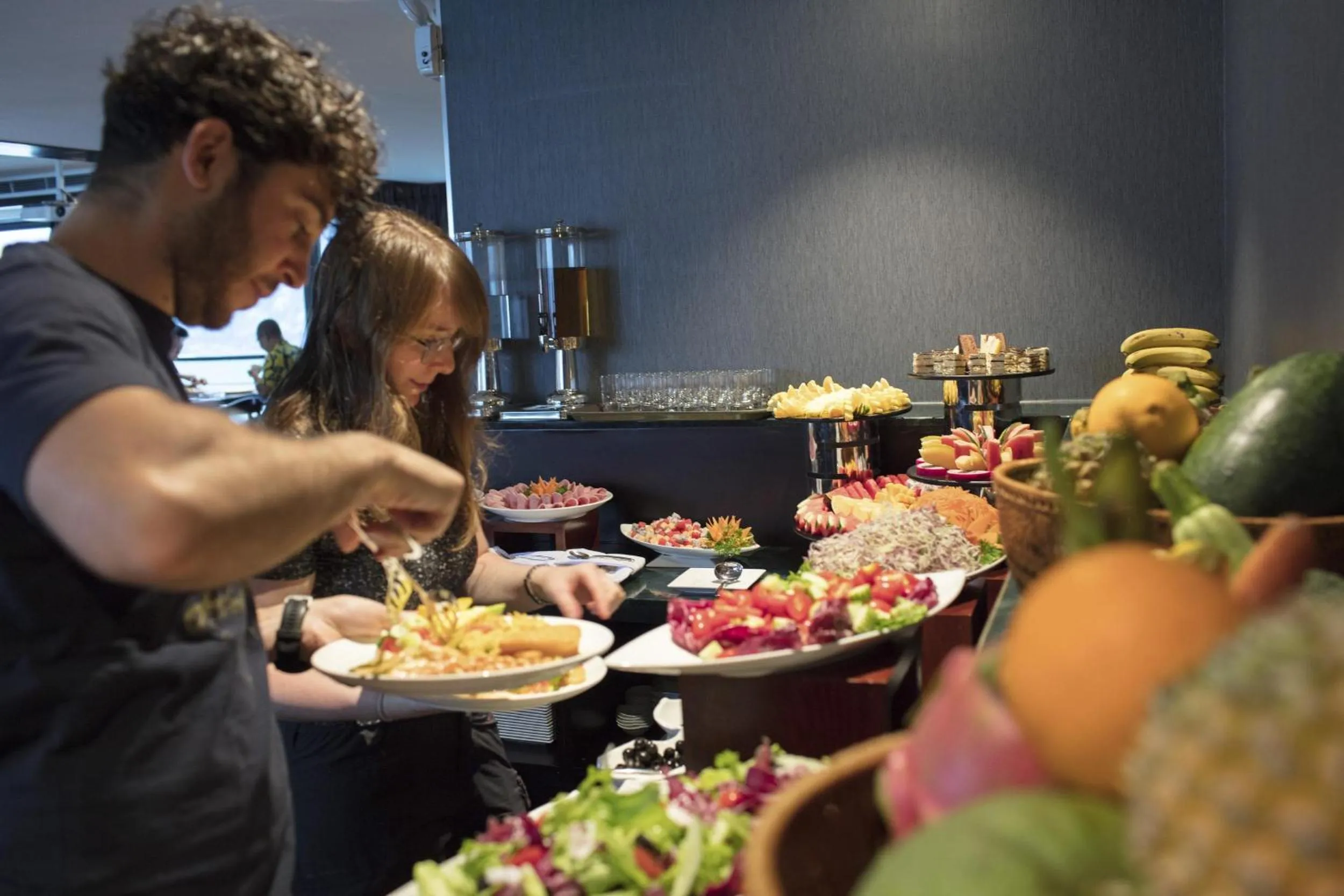 Scarlet Pearl Cruises - Wonder On Lan Ha Bay