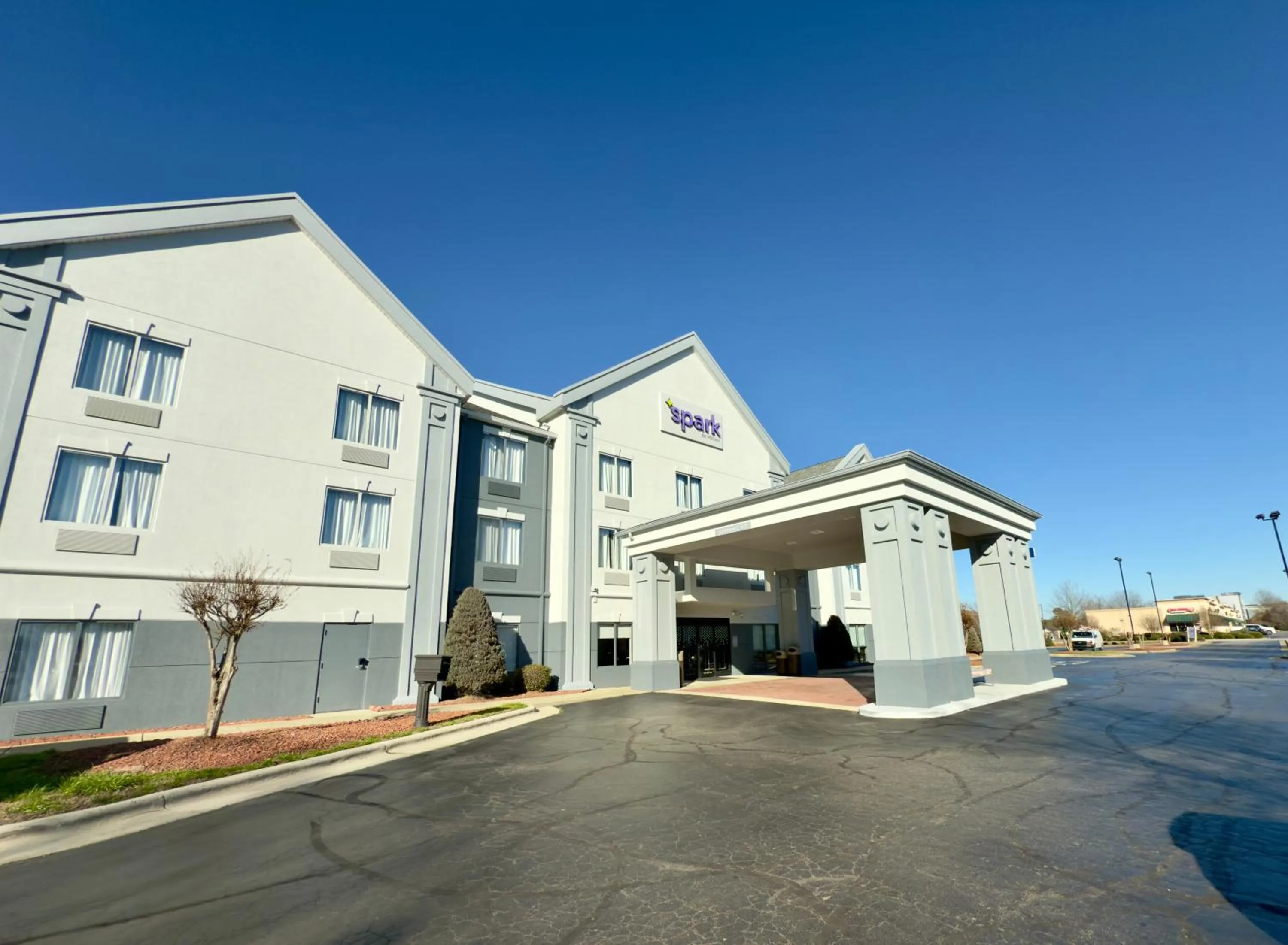 Property building in Spark By Hilton Smithfield I-95