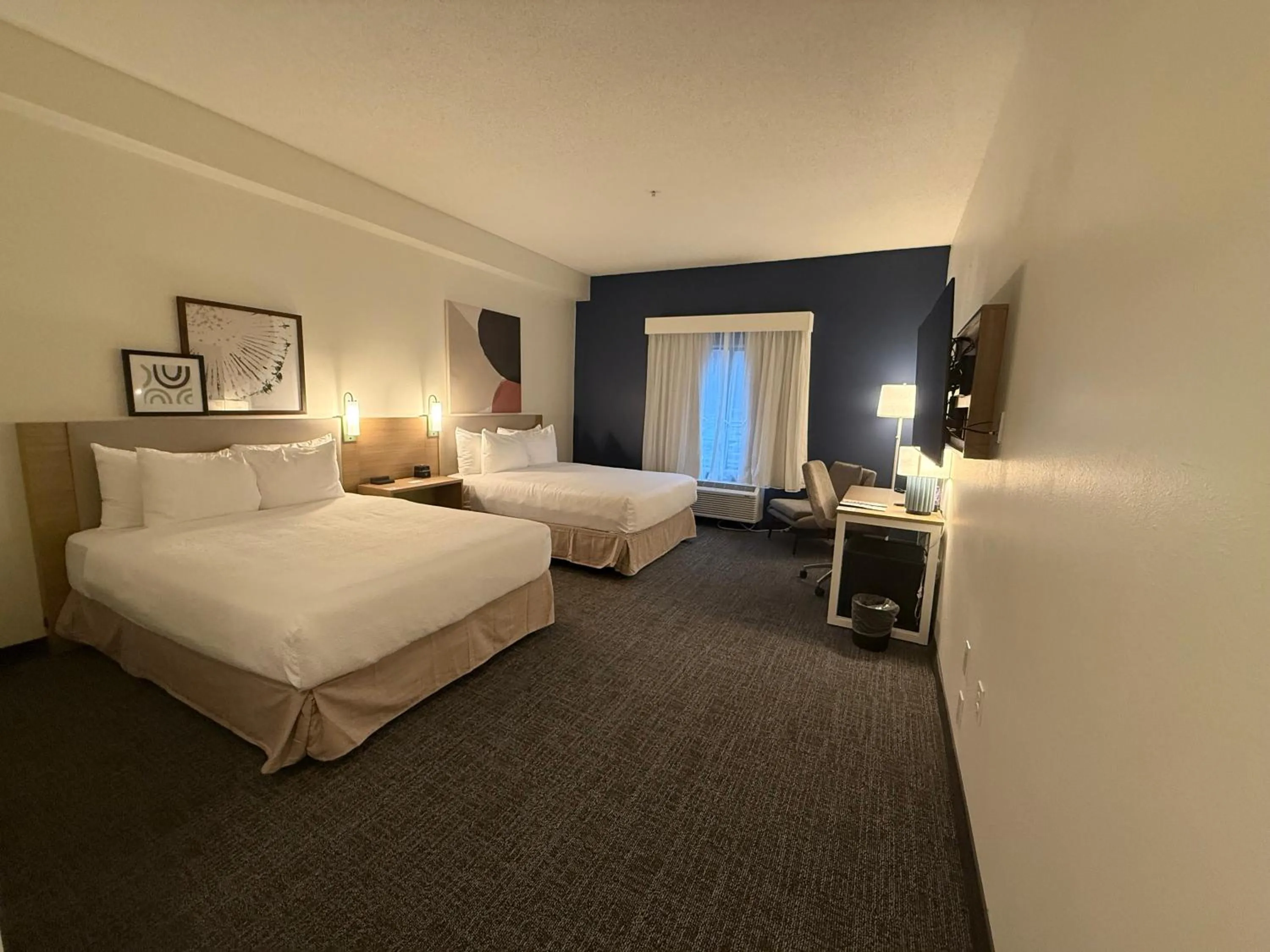 Bed in Spark By Hilton Smithfield I-95