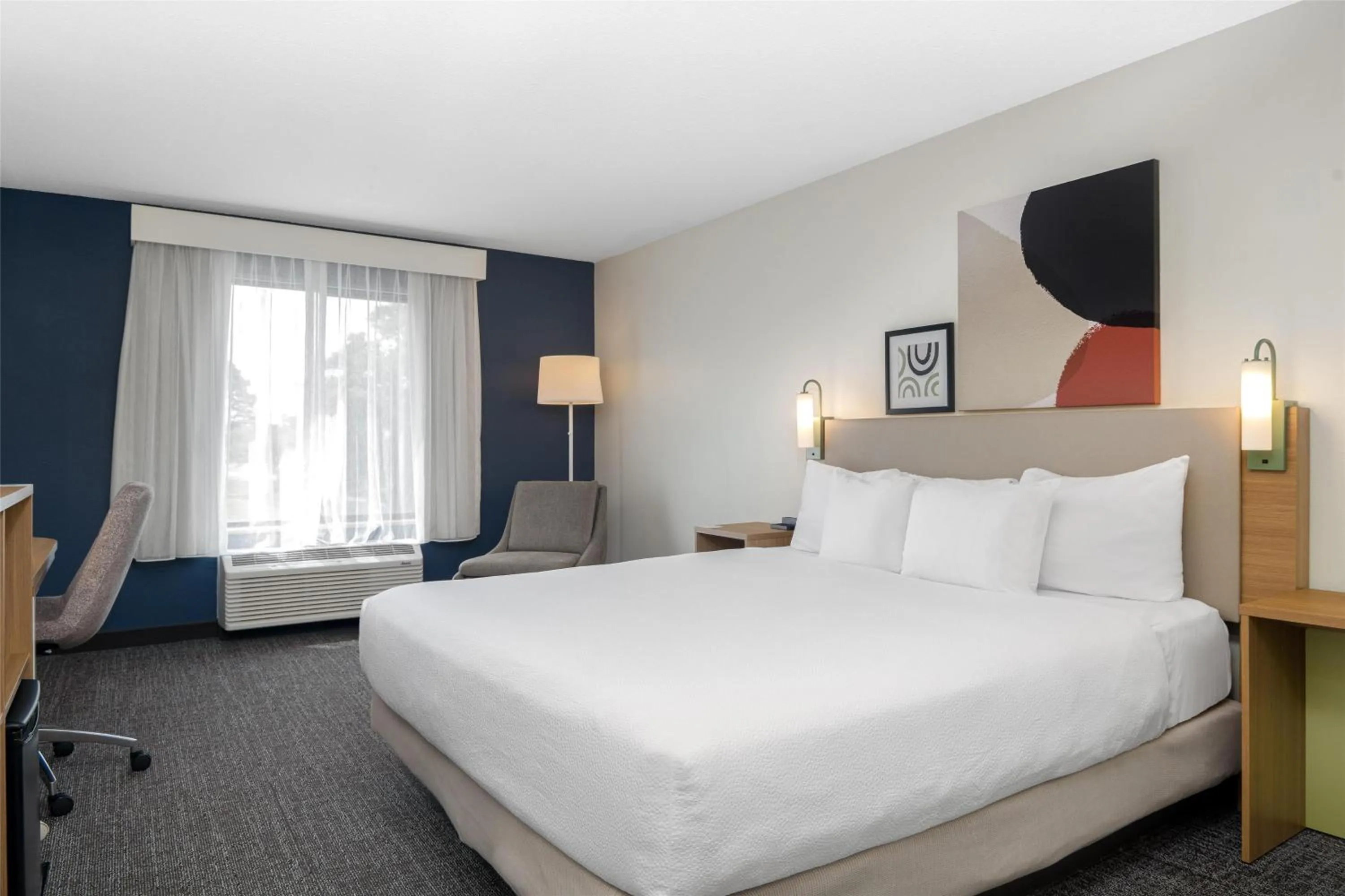 Bed in Spark By Hilton Smithfield I-95