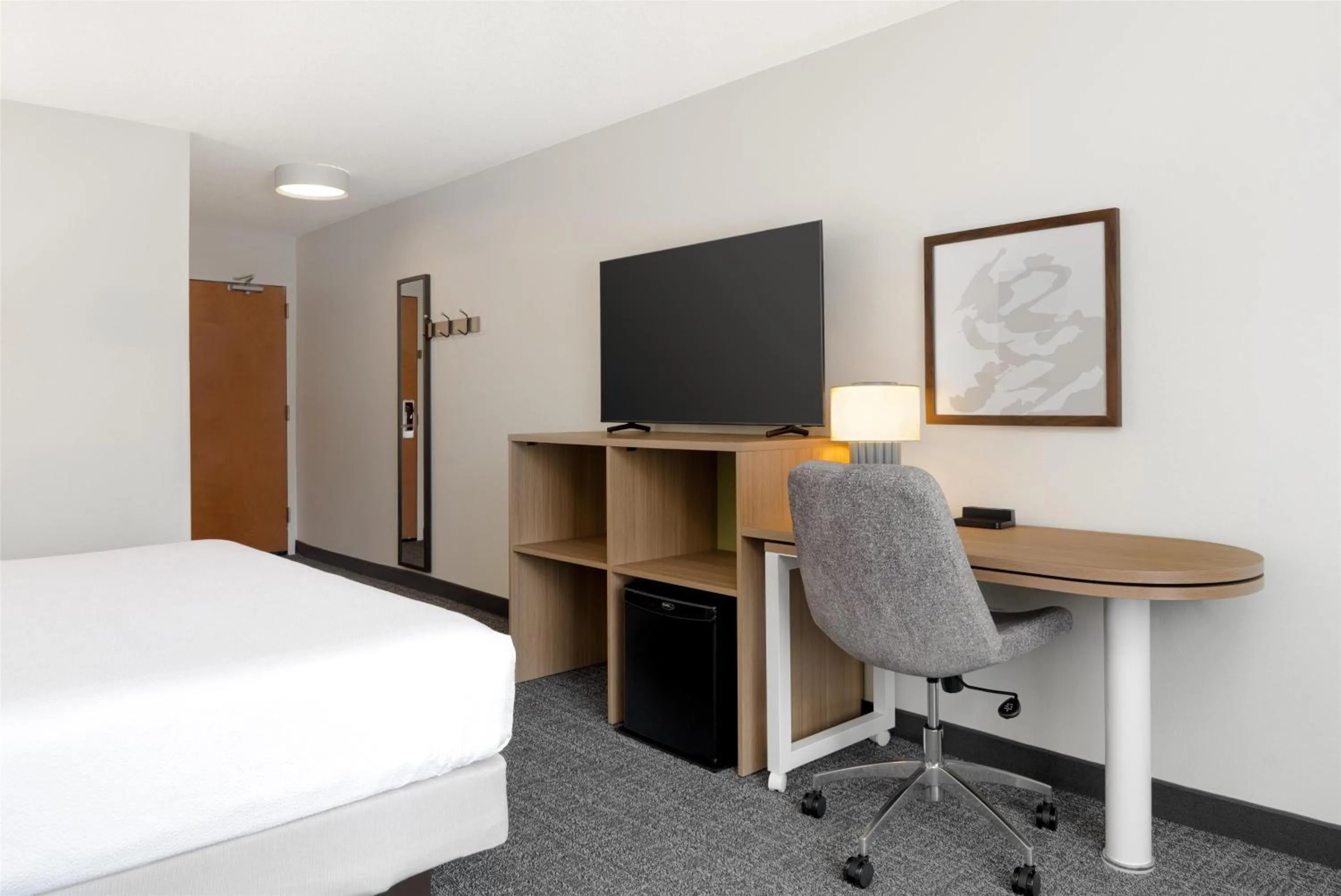 Bedroom, Bed in Spark By Hilton Smithfield I-95