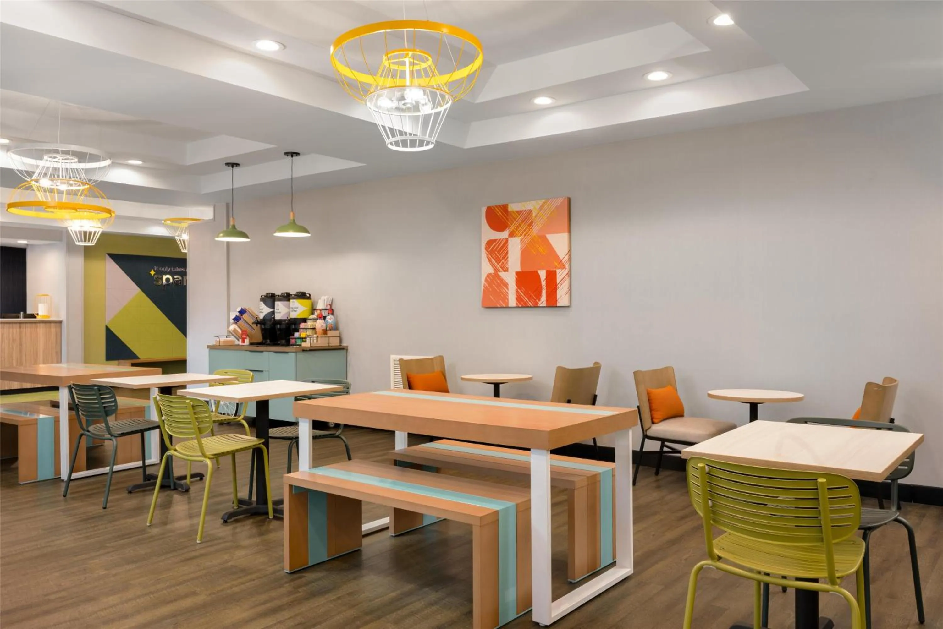 Breakfast in Spark By Hilton Smithfield I-95