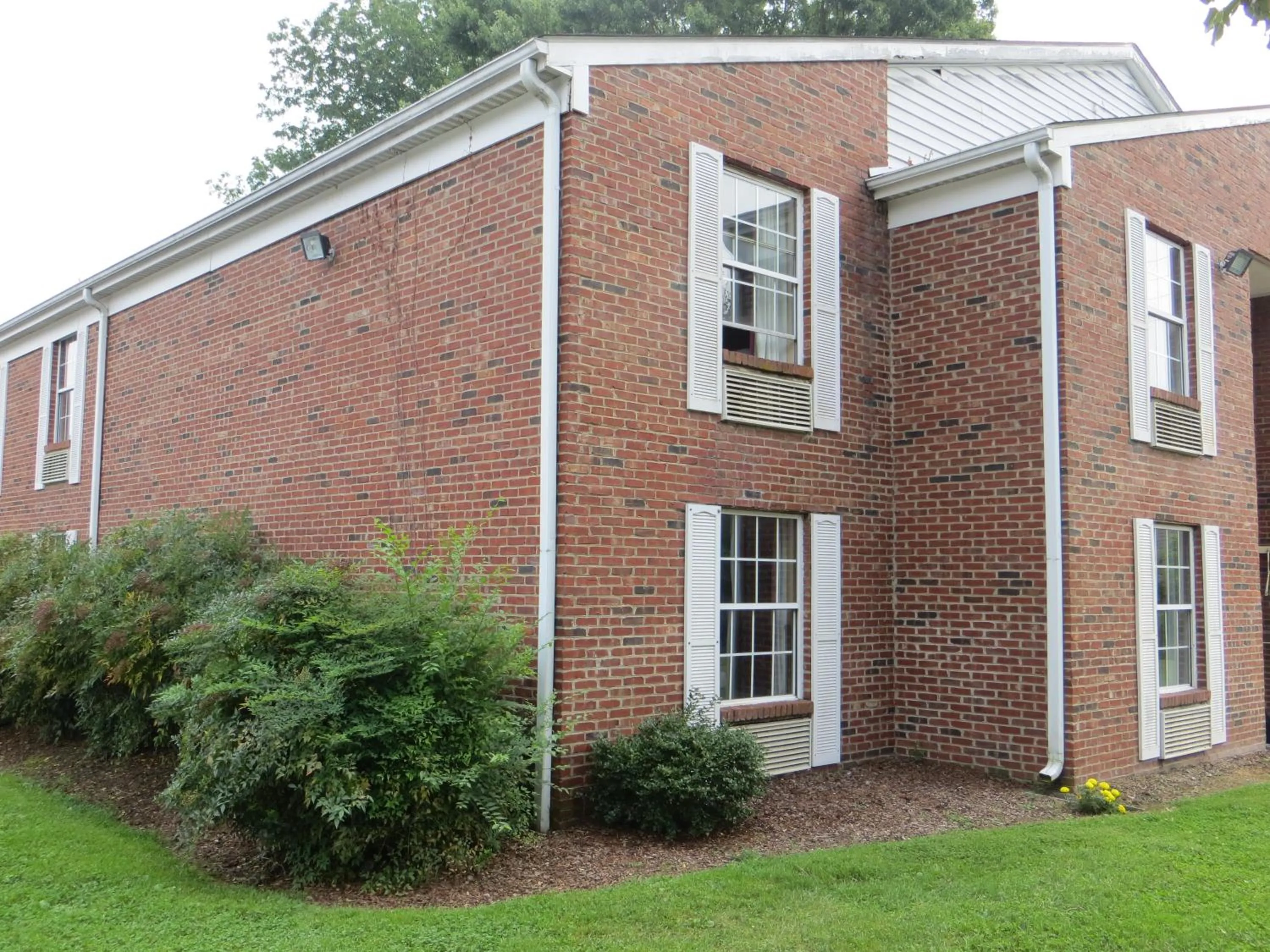 Facade/entrance in Americourt Hotel and Suites - Elizabethton