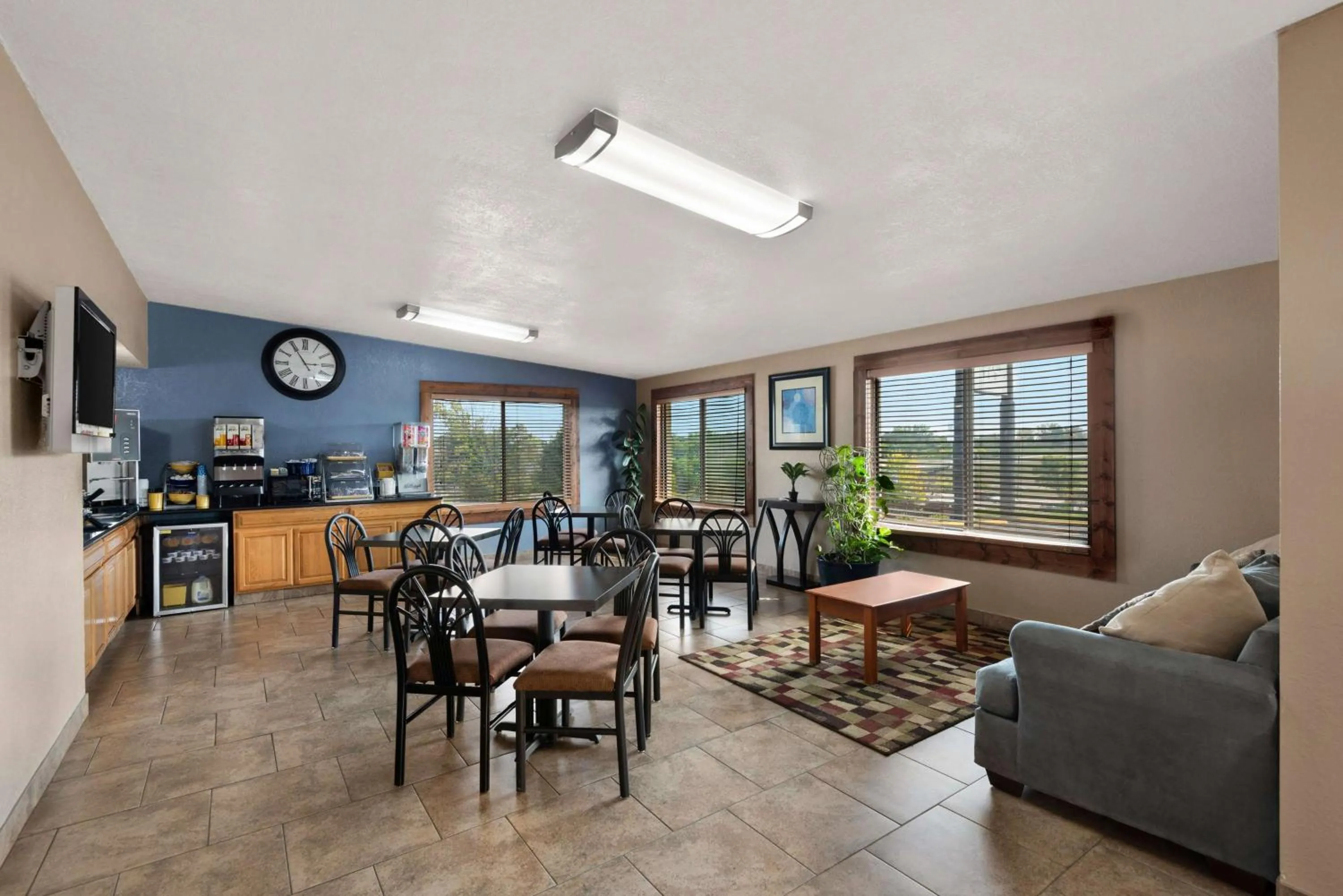 Restaurant/places to eat in Days Inn by Wyndham Newton