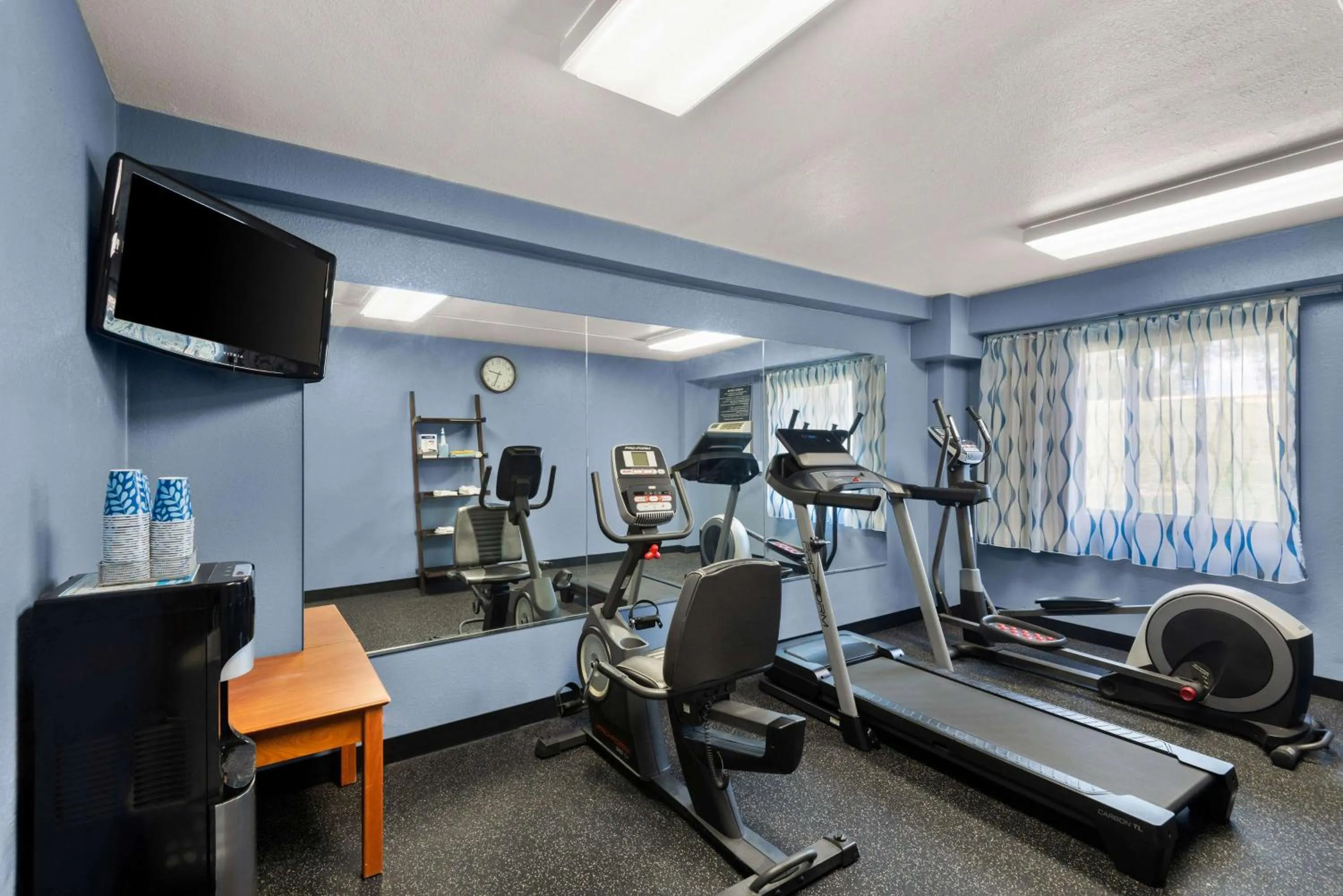 Fitness centre/facilities in Days Inn by Wyndham Newton