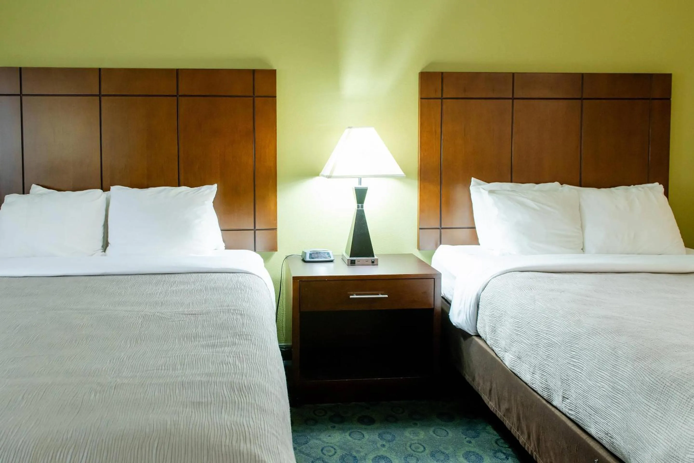 Bedroom, Bed in Quality Inn & Suites Bloomington I-55 and I-74